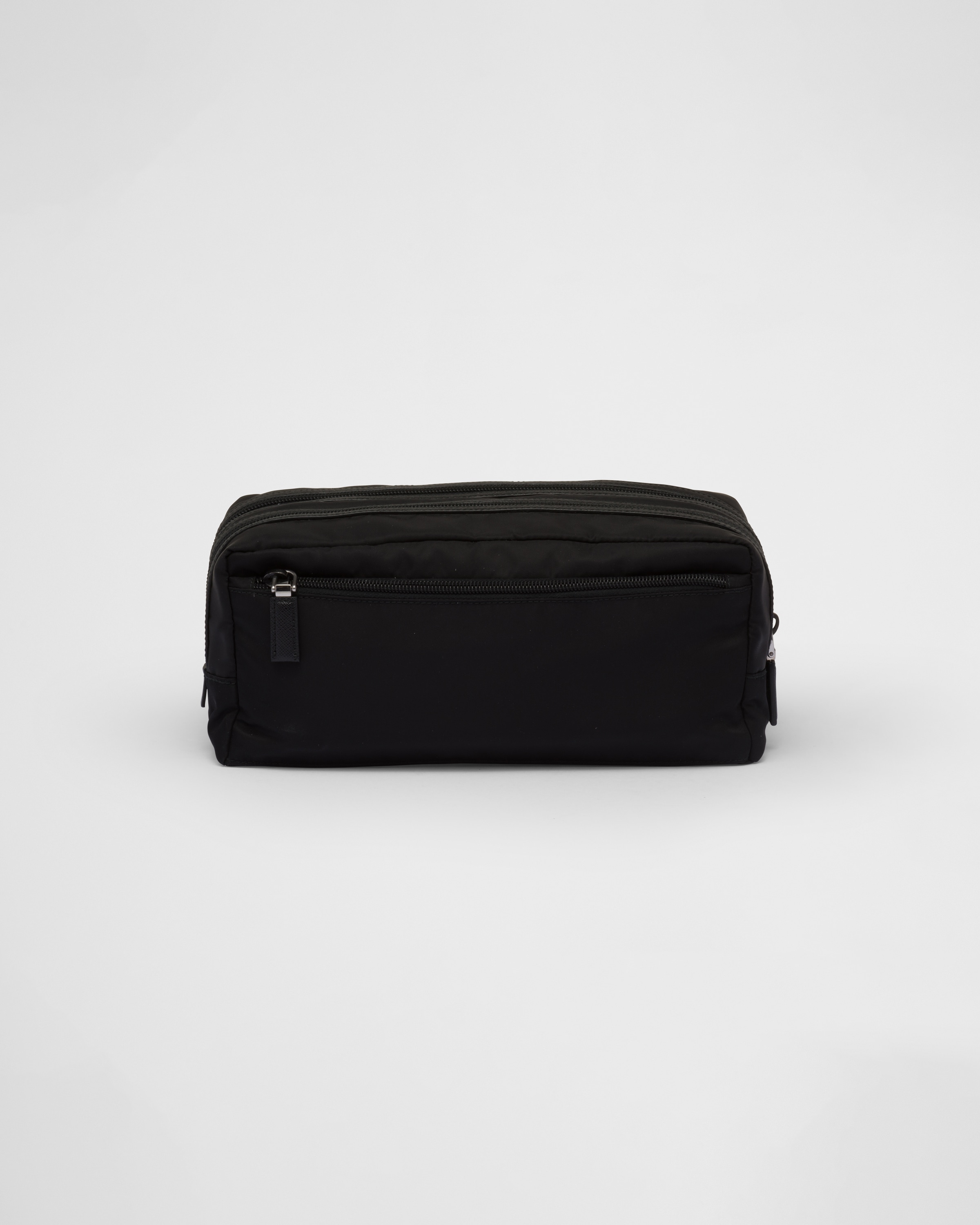 【極美品】プラダ Re-Nylon サフィアーノレザー トラベルポーチ RFID 極美品】プラダ Re-Nylon サフィアーノレザー トラベルポーチ