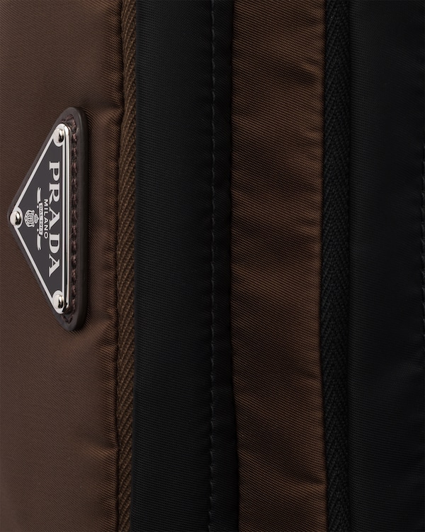 Pouch aus Re-Nylon - Schwarz/Verbrannt Pouch aus Re-Nylon - Schwarz/Verbrannt