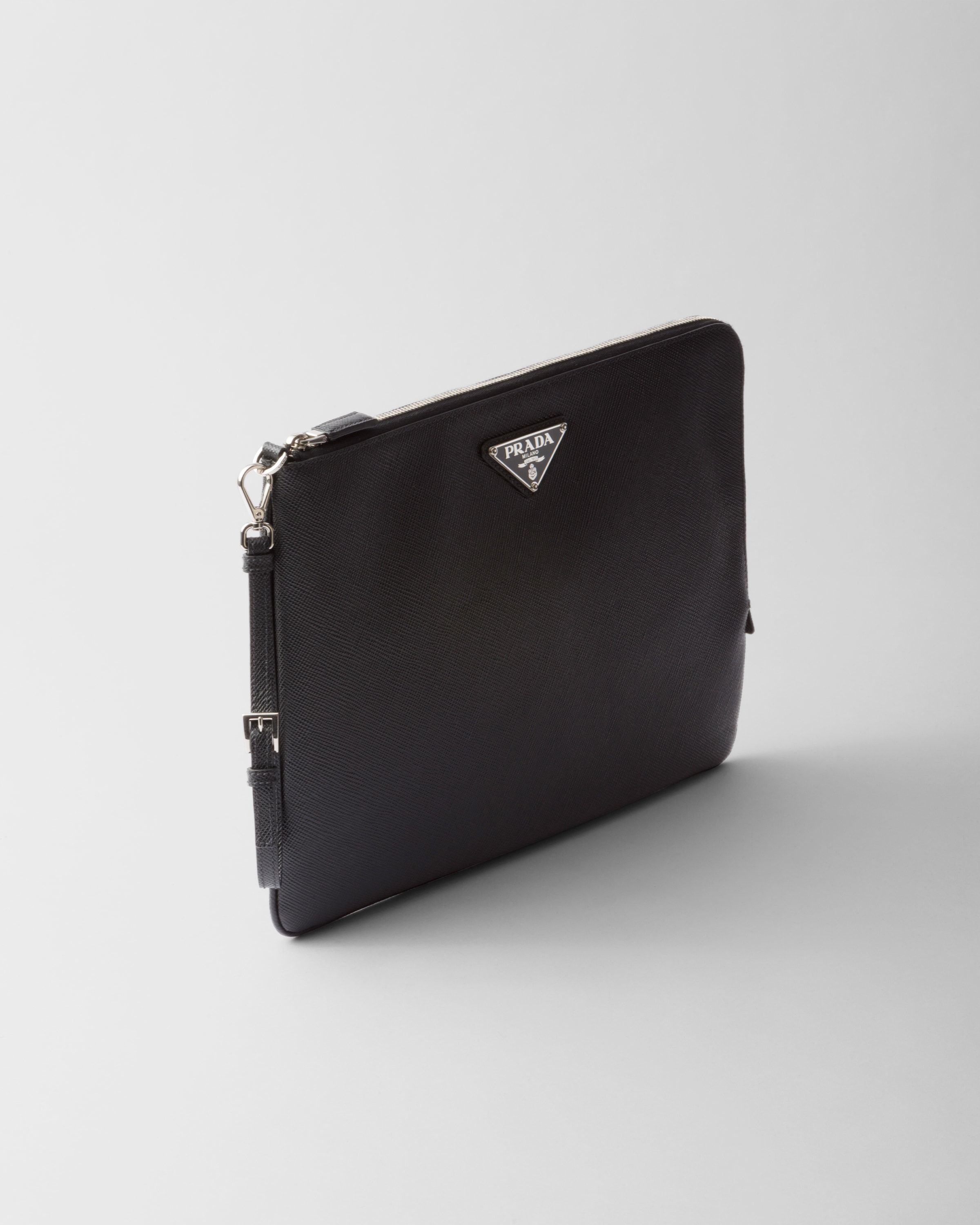 Shop Prada Grosse Pouch Aus Saffiano-leder In Black