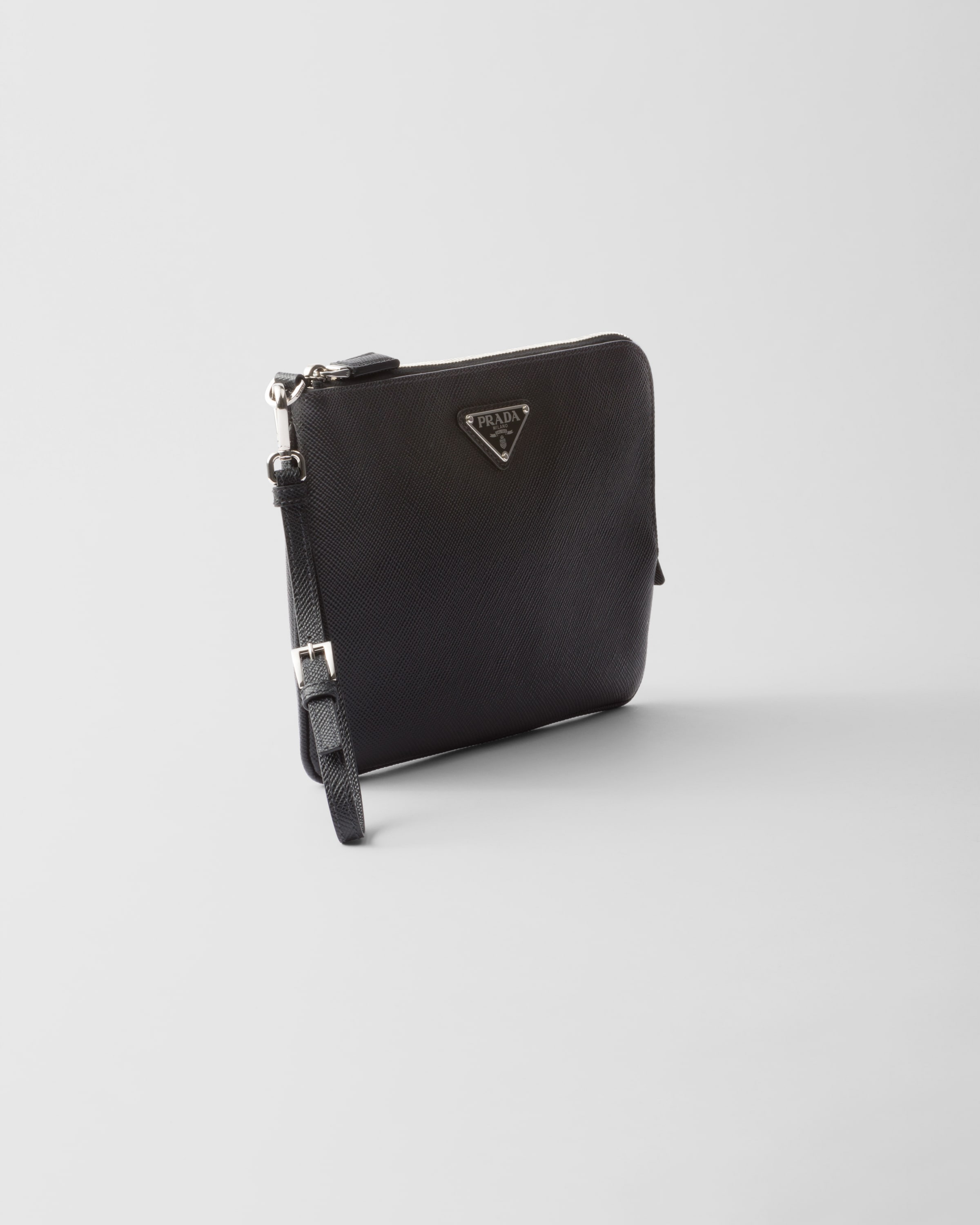 Shop Prada Kleine Pouch Aus Saffiano-leder In Black