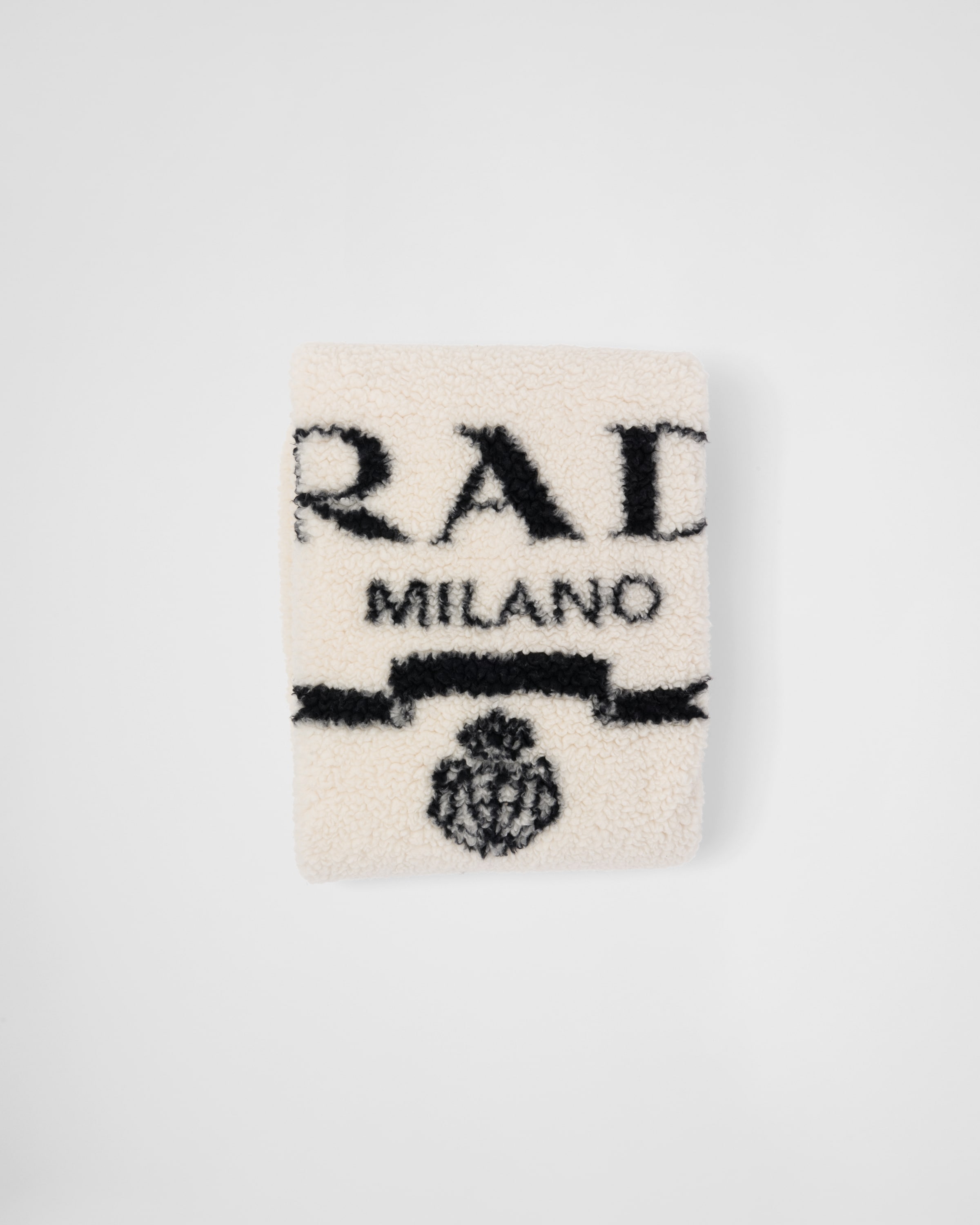 Fur-effect cashmere and wool throw
