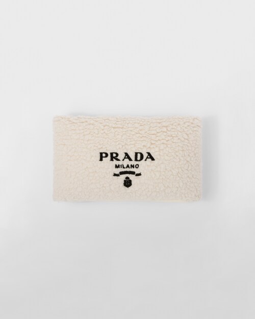 Prada 环保毛皮羊绒和羊毛抱枕 1