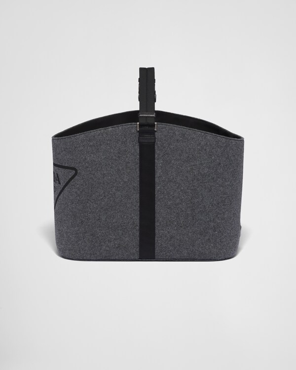 Felt log carrier Felt log carrier