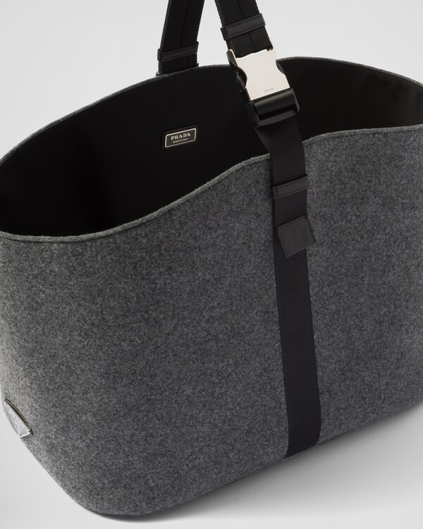 Felt log carrier Felt log carrier