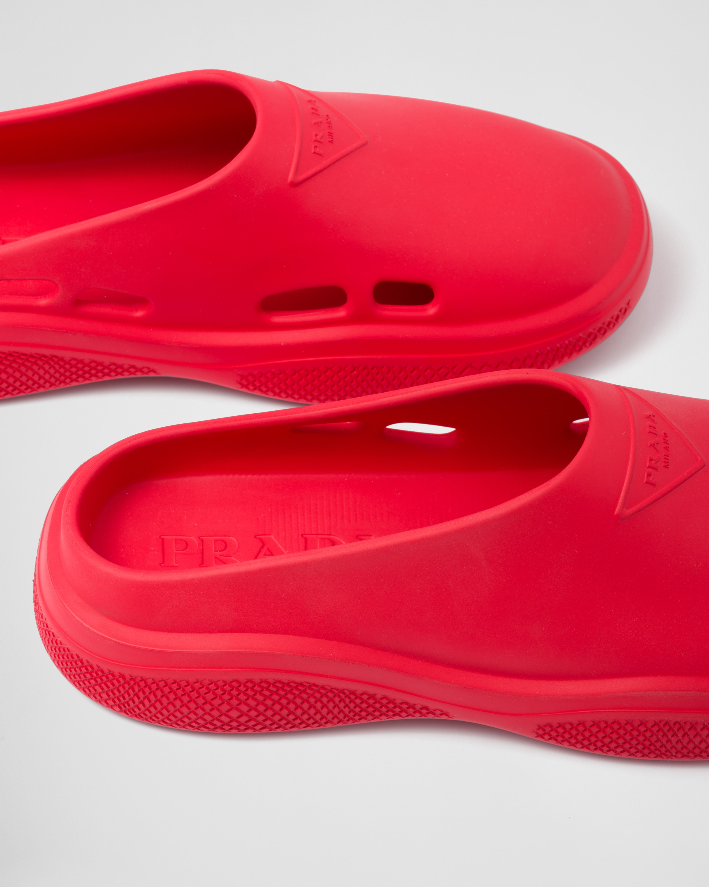 Prada Mules en mousse de gomme 6