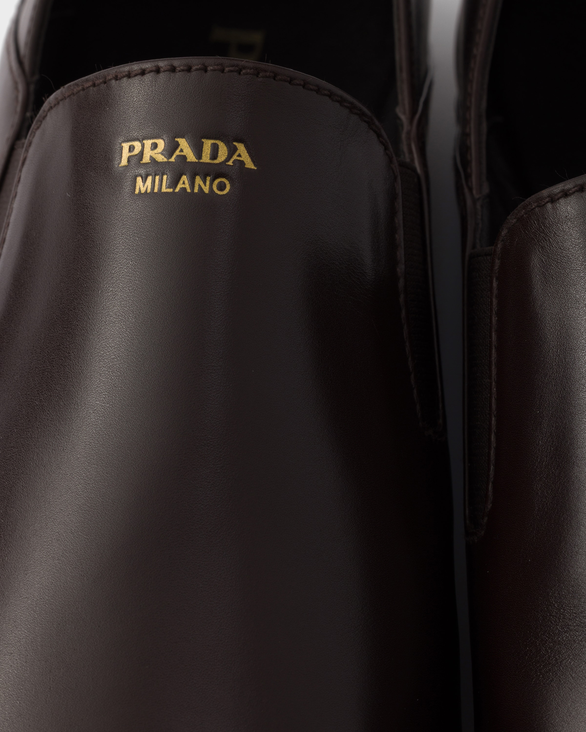 ダークブラウン レザー ローファー | PRADA - 日本