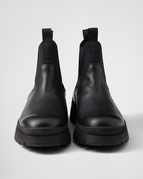 Chelsea Boots aus Leder und Stretch-Stoff Chelsea Boots aus Leder und Stretch-Stoff