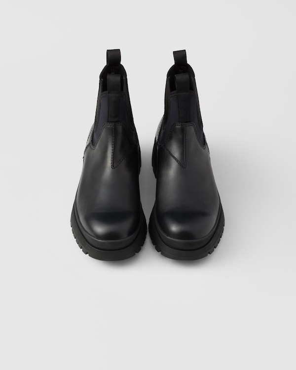 Chelsea Boots aus Leder und Stretch-Stoff Chelsea Boots aus Leder und Stretch-Stoff