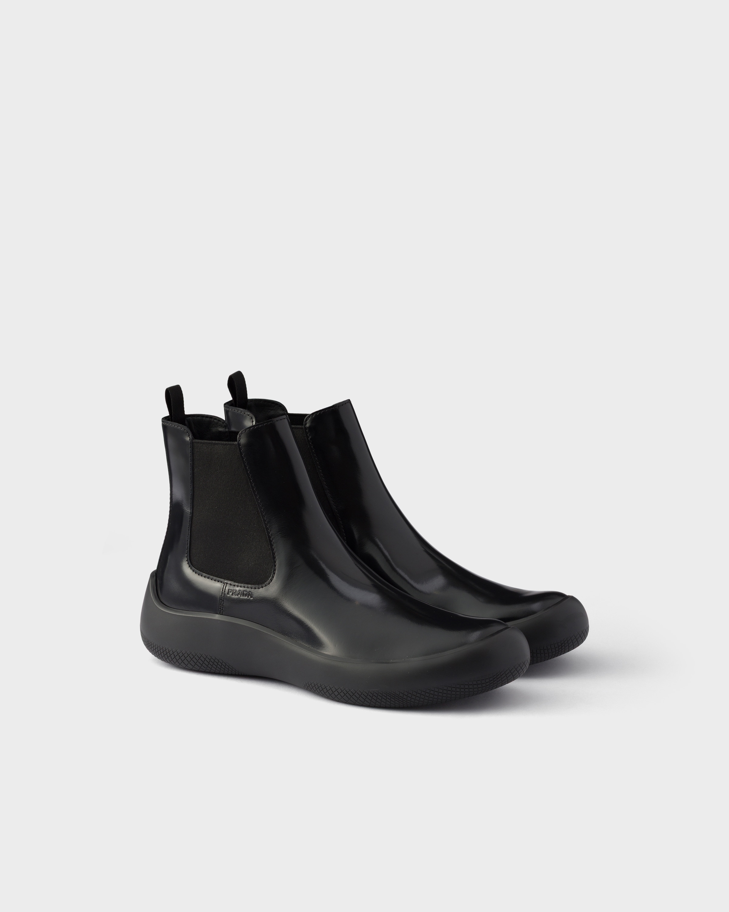 ブラック ブラッシュドレザー チェルシーブーツ | PRADA - 日本