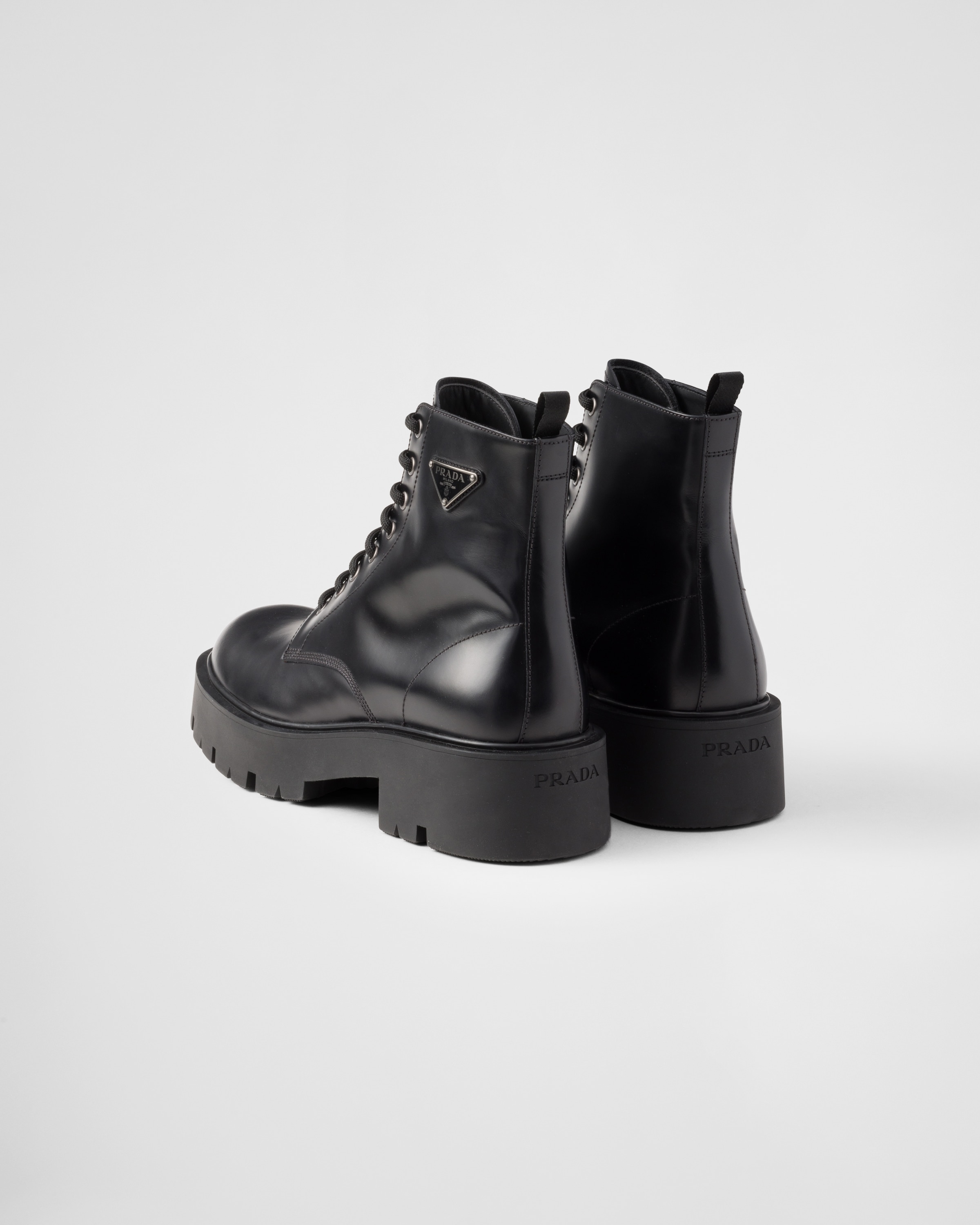 Prada combat discount