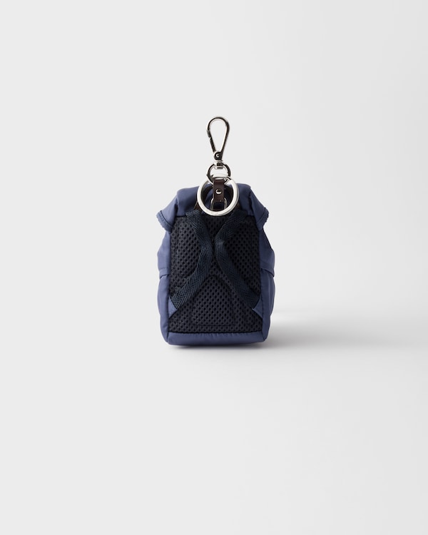 ミニアイコン Re-Nylon x レザー キーチェーン チャーム - ライトブルー ミニアイコン Re-Nylon x レザー キーチェーン チャーム - ライトブルー