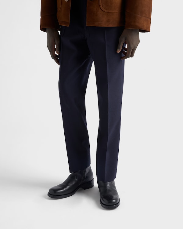 Stivaletti in pelle con zip Stivaletti in pelle con zip