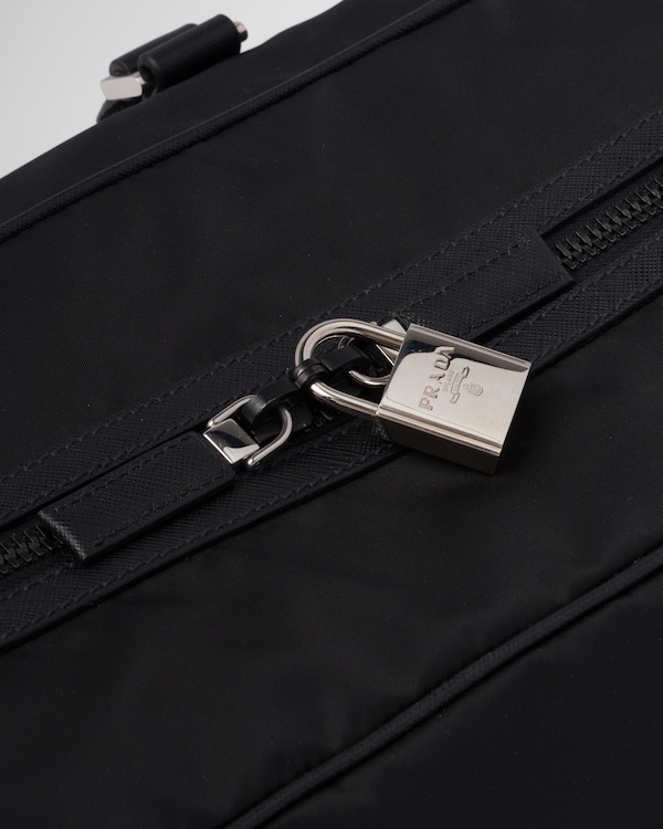 Bolsa de lona en piel Saffiano y Re-Nylon Bolsa de lona en piel Saffiano y Re-Nylon