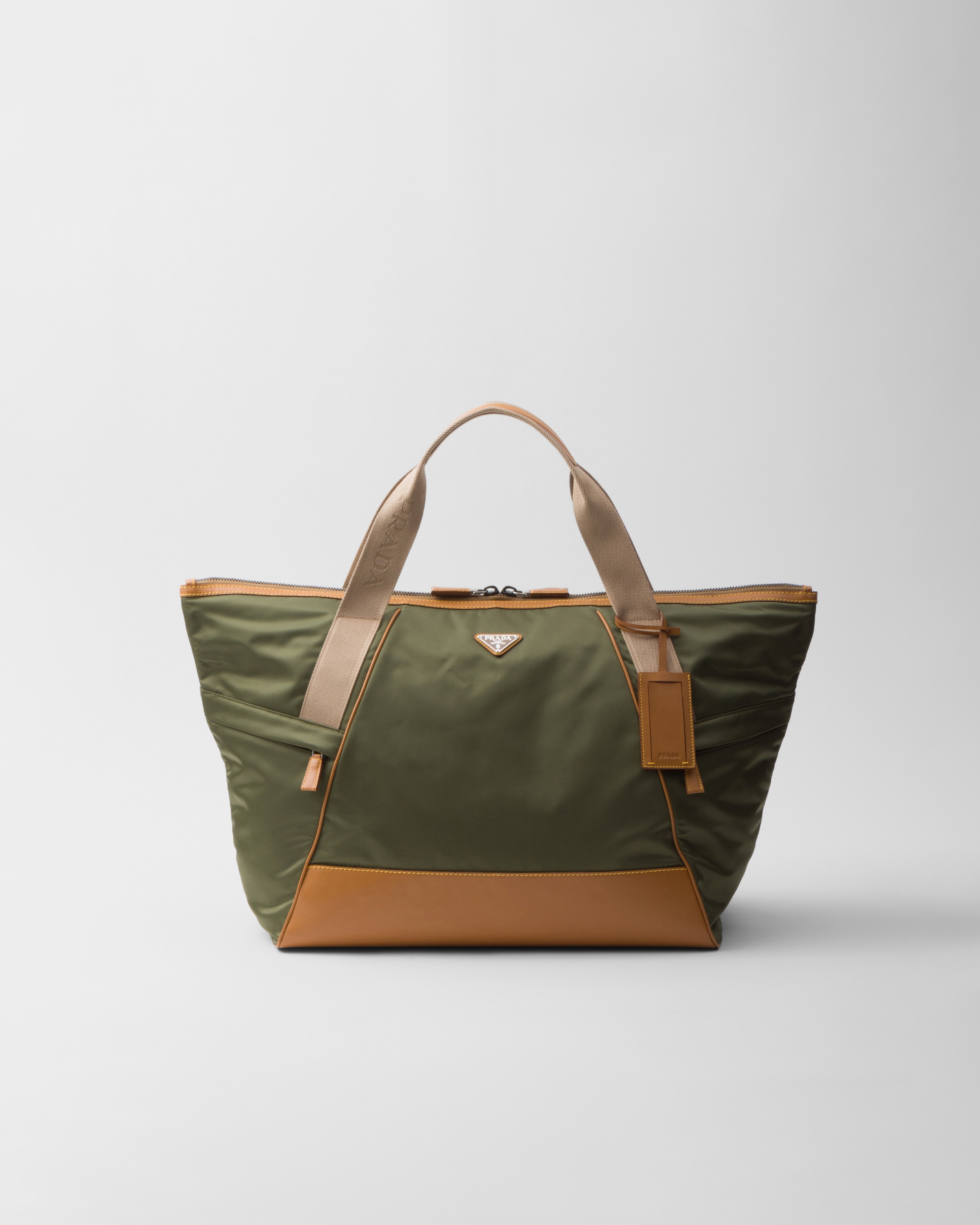 Prada Weekender Aus Re-nylon Und Leder In Green