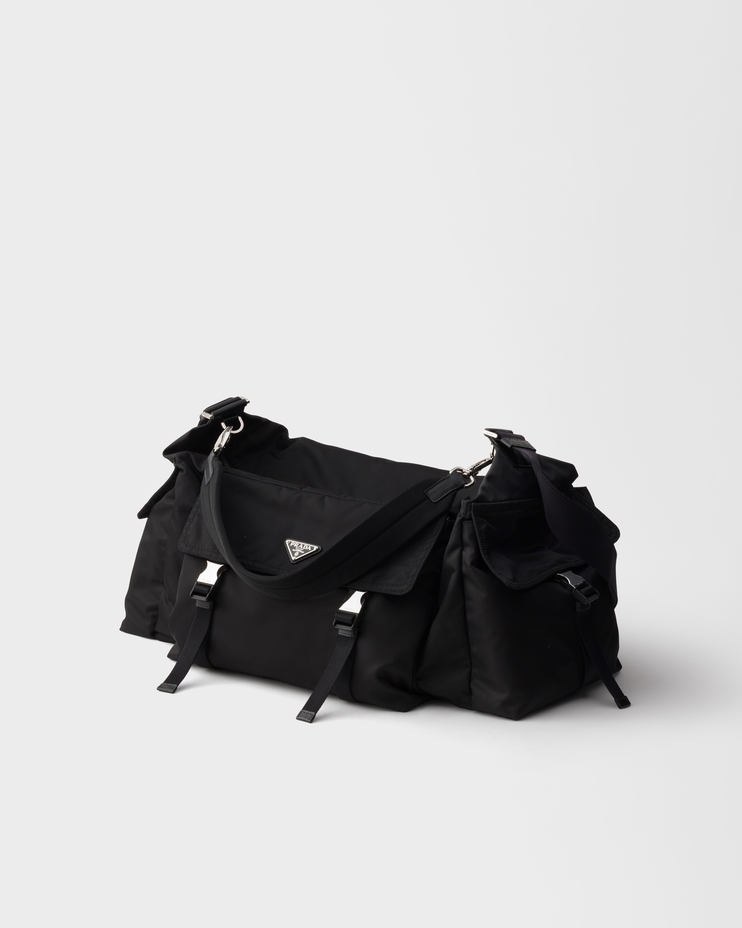 ブラック Re-Nylon レザー ダッフルバッグ | PRADA - 日本