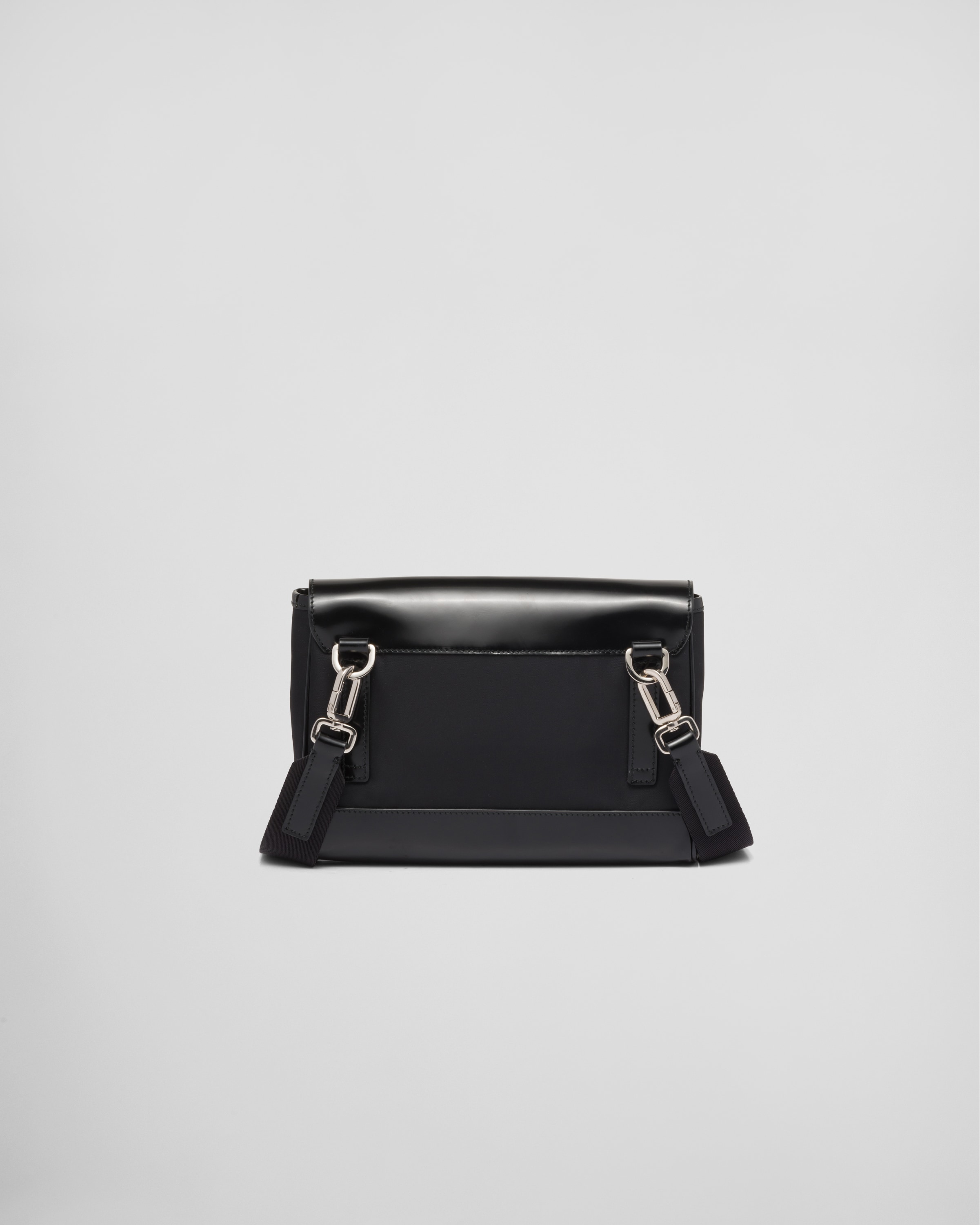Re Nylon xレザー ショルダーバッグ
