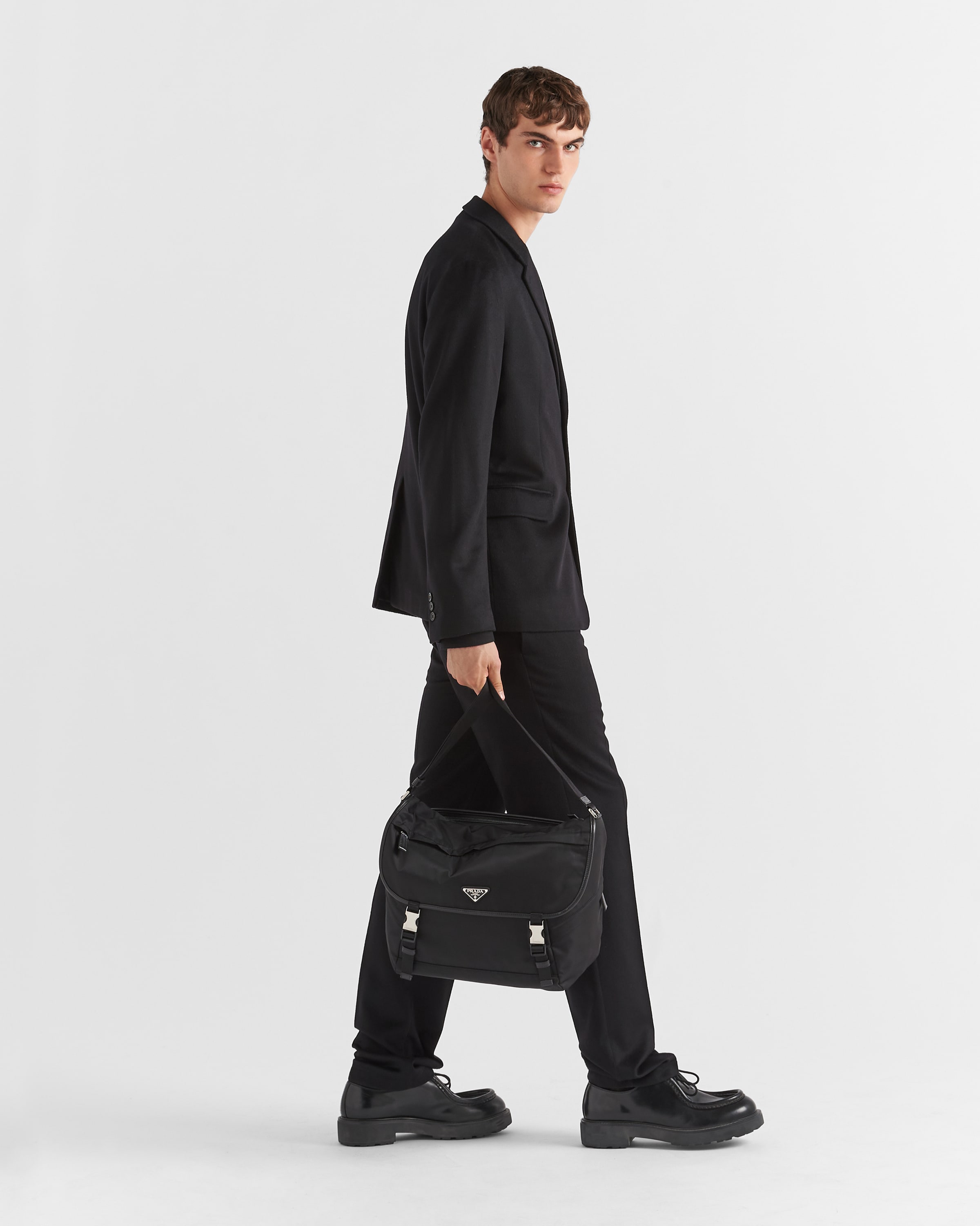 ブラック Re-Nylon xサフィアーノレザー ショルダーバッグ | PRADA - 日本