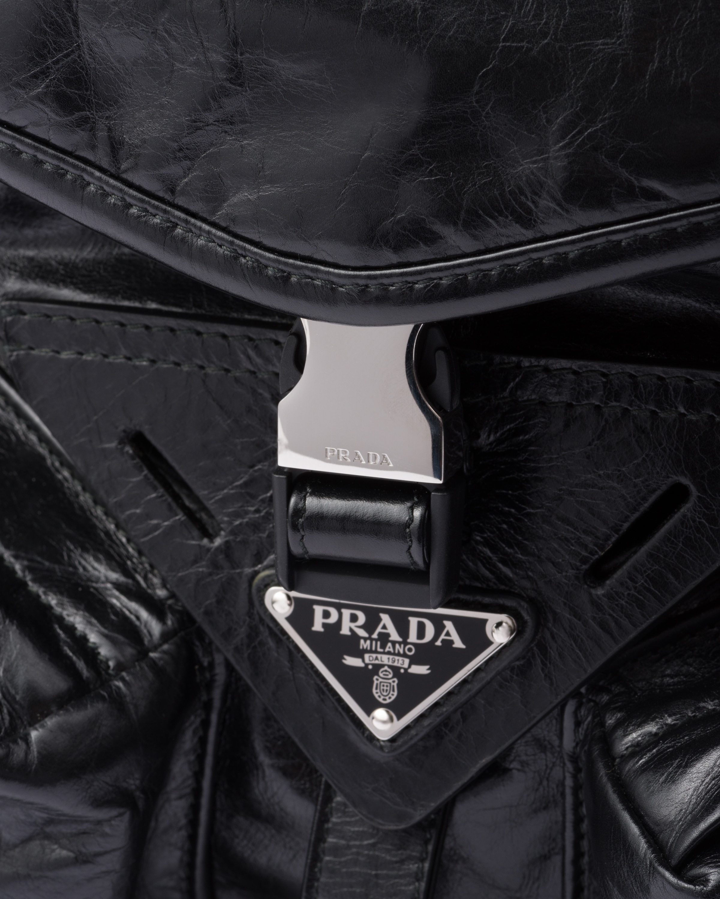 【直営店買付】プラダ☆ショルダーバッグ2VD062_2DW3 Black Leather Shoulder Bag | PRADA