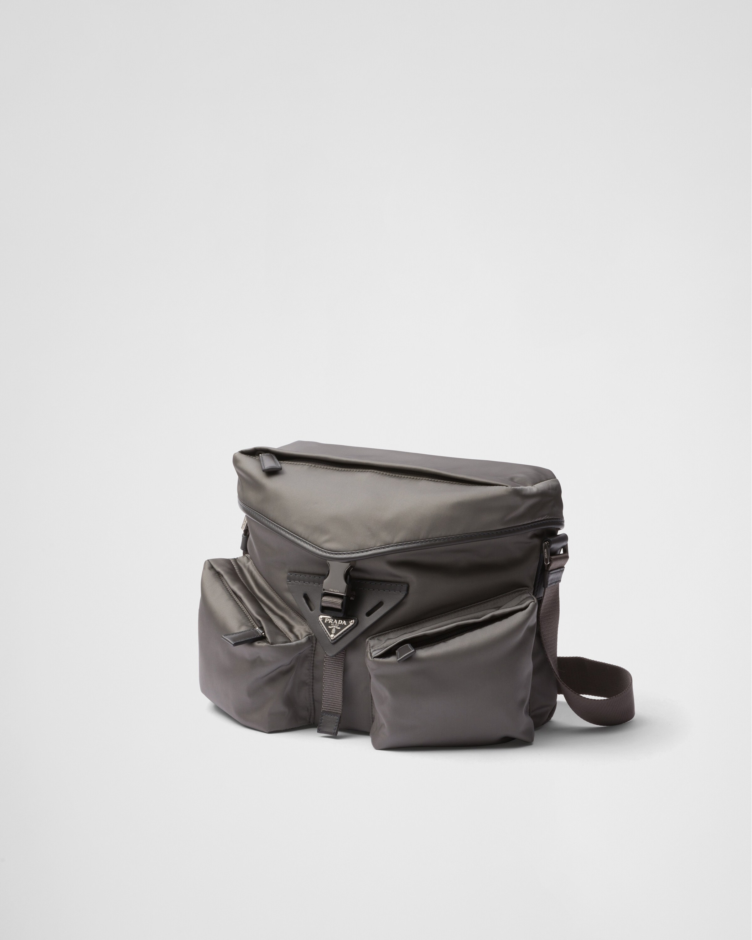 ブランド一覧 | ワールド オンラインストア グレー Re-Nylon xレザー ショルダーバッグ | PRADA バッグ