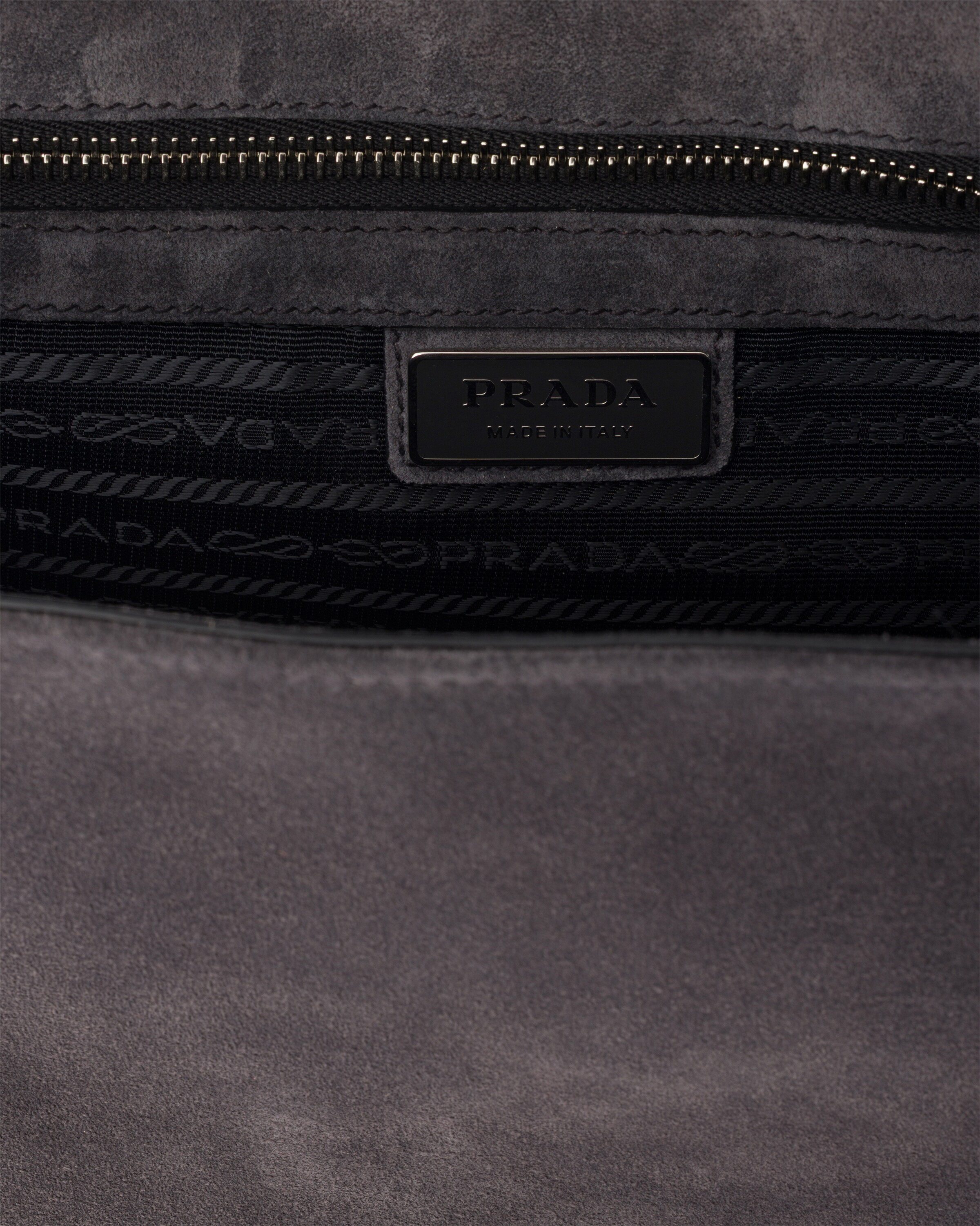 アンスラサイトグレー スエード ショルダーバッグ | PRADA - 日本