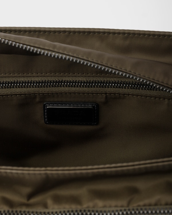 Borsa Prada Explore in Re-Nylon e pelle - Selva Borsa Prada Explore in Re-Nylon e pelle - Selva