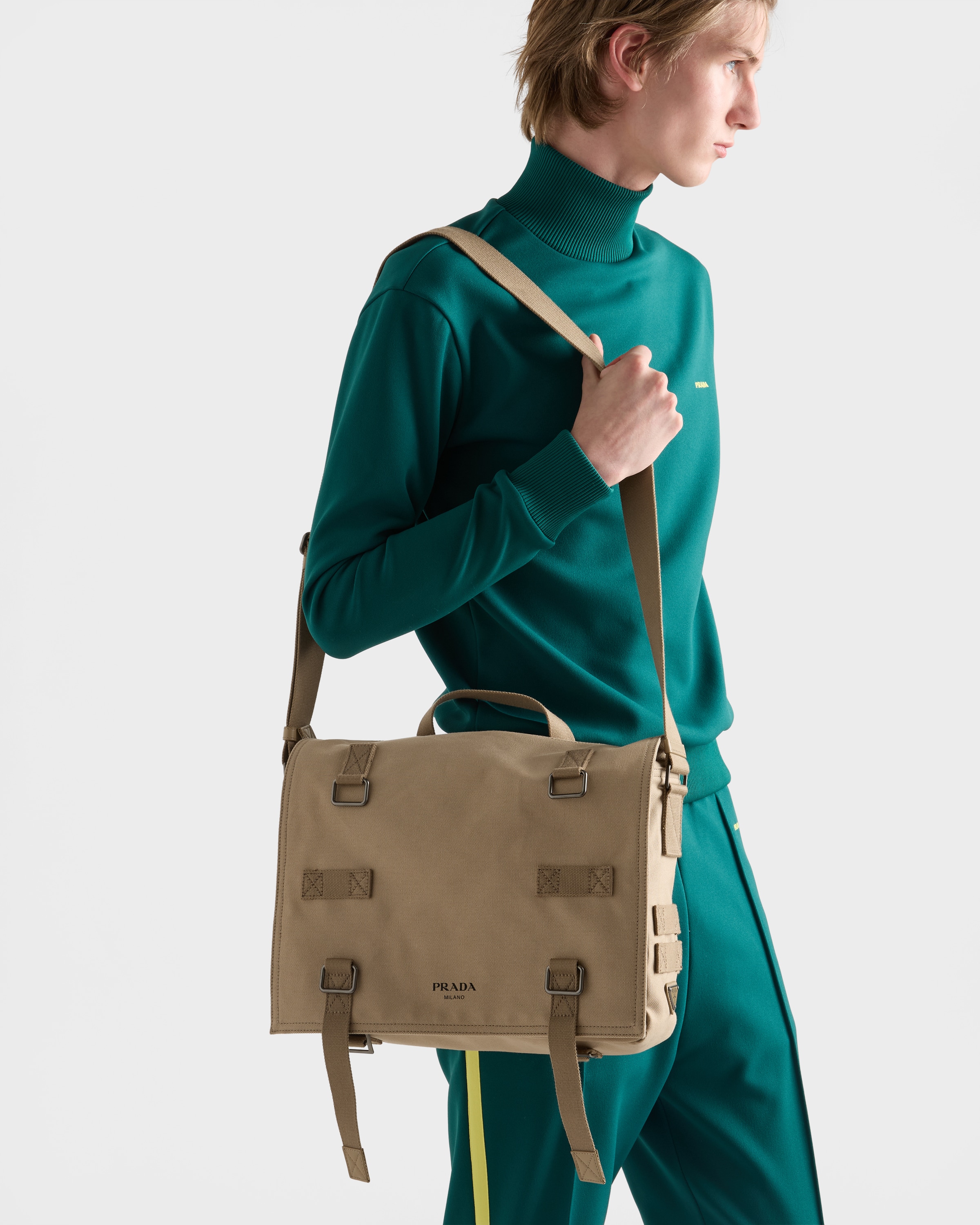 デザートベージュ キャンバス ショルダーバッグ | PRADA - 日本