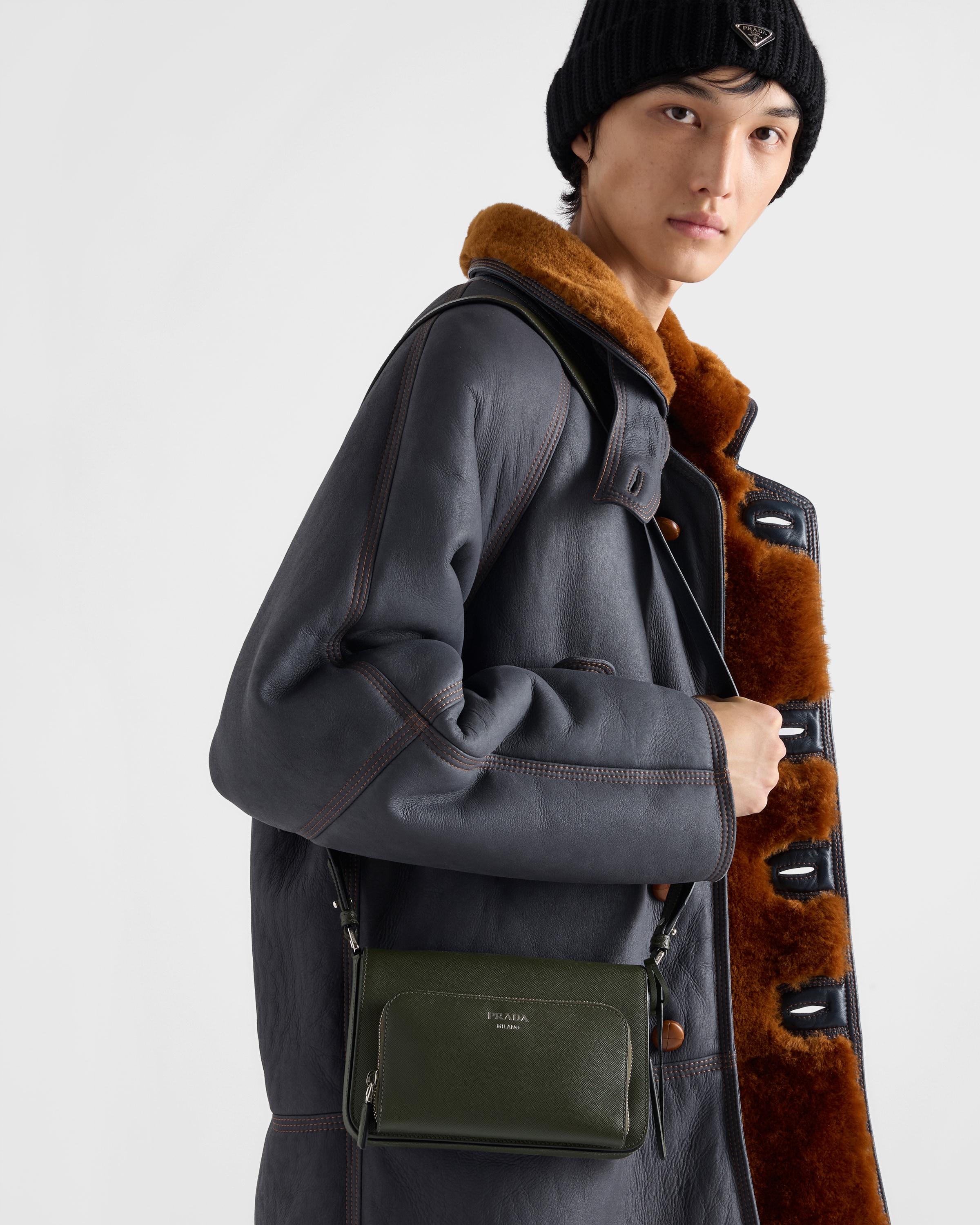フォレストグリーン サフィアーノレザー ショルダーバッグ | PRADA - 日本