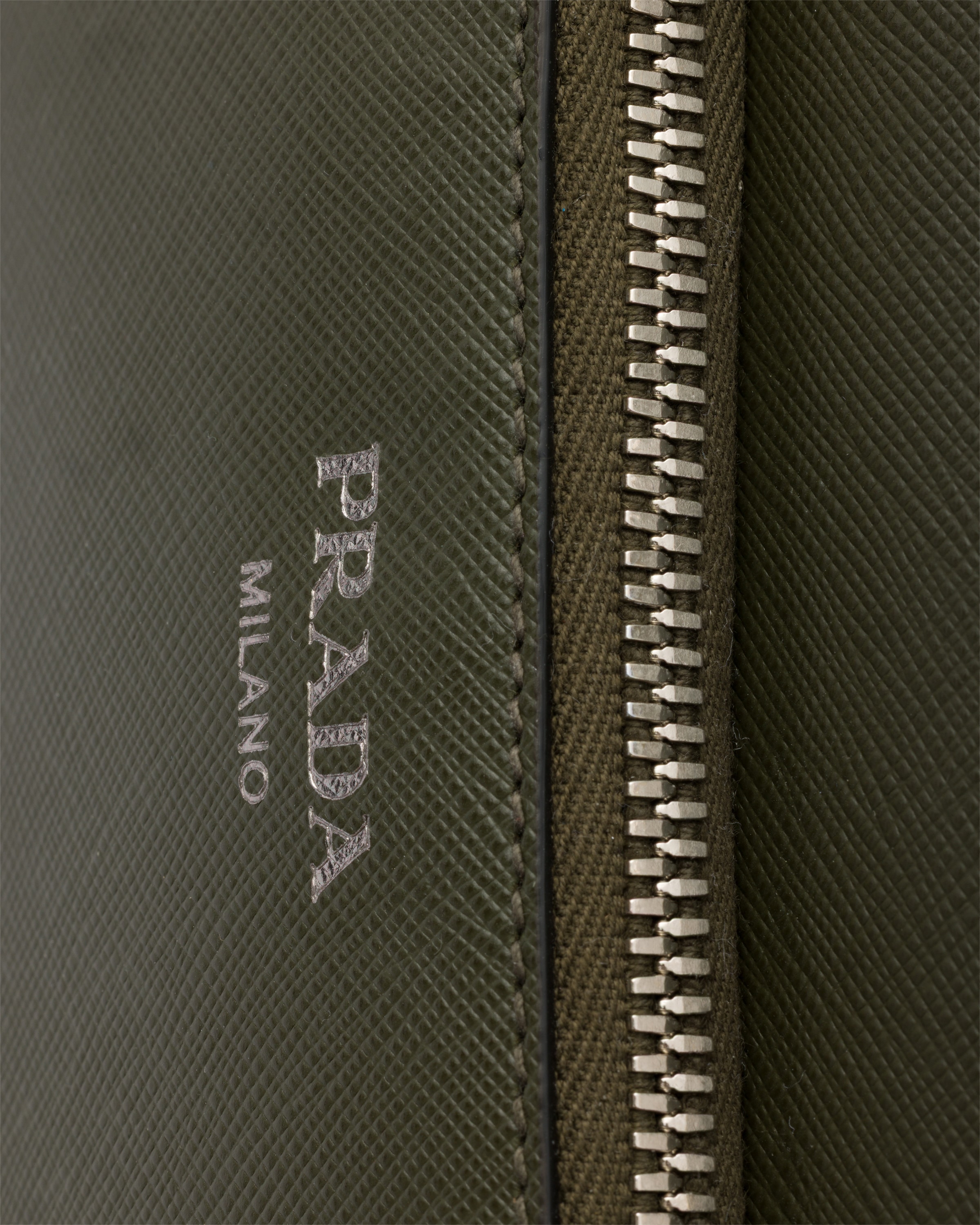 フォレストグリーン サフィアーノレザー ショルダーバッグ | PRADA - 日本