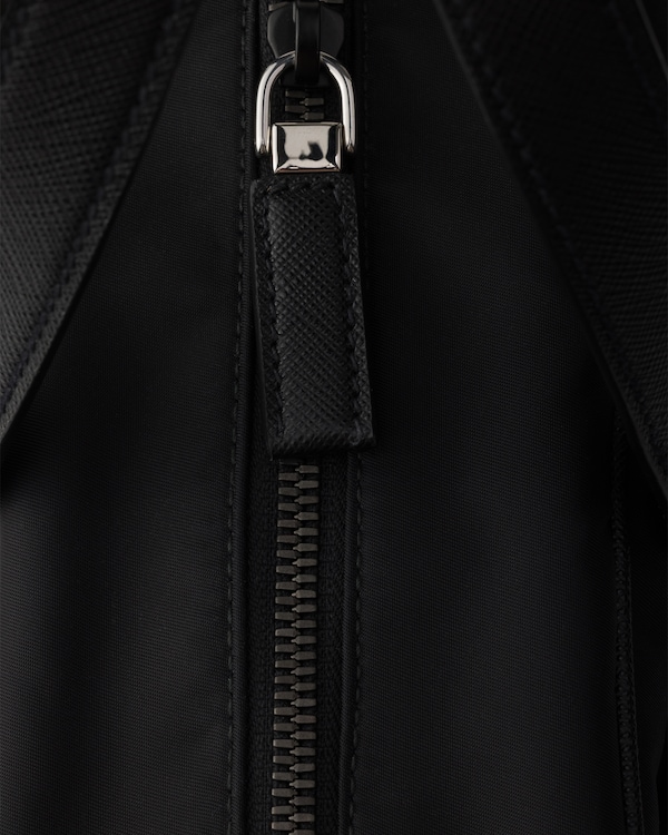 حقيبة ملفات من قماش رينايلون وجلد سافيانو - أسود حقيبة ملفات من قماش رينايلون وجلد سافيانو - أسود