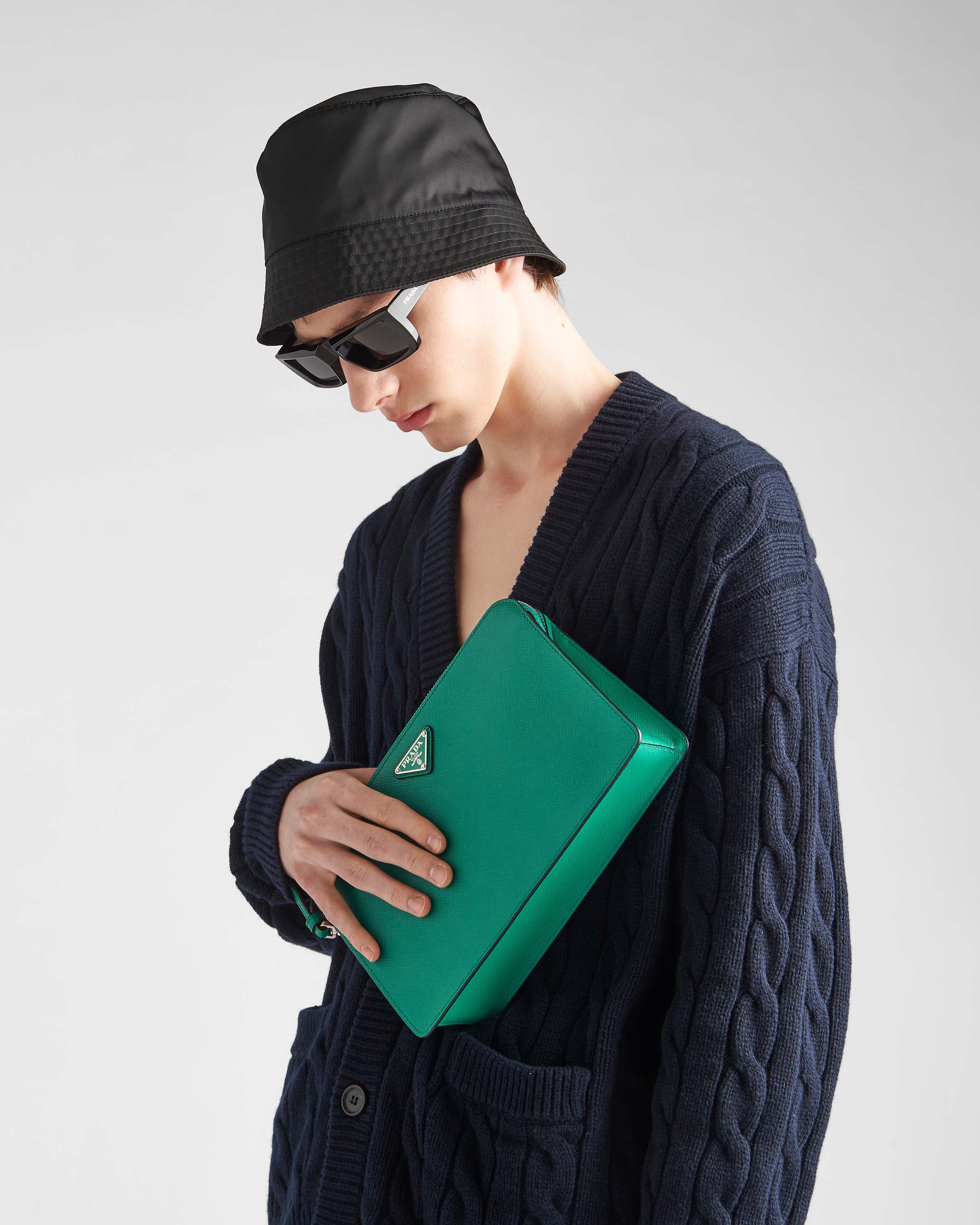 Prada باوتش من جلد سافيانو 7