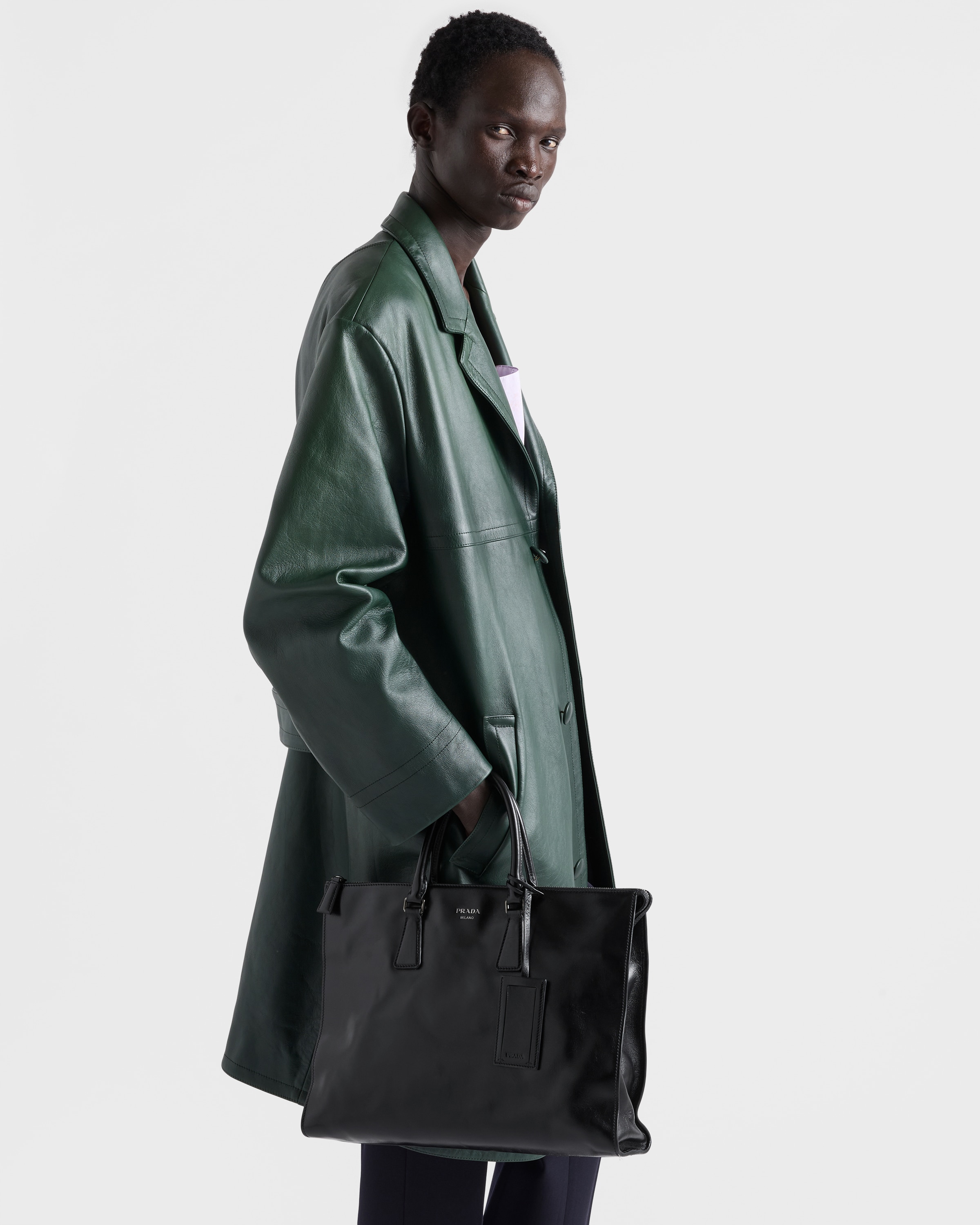ブラック レザー トートバッグ | PRADA - 日本