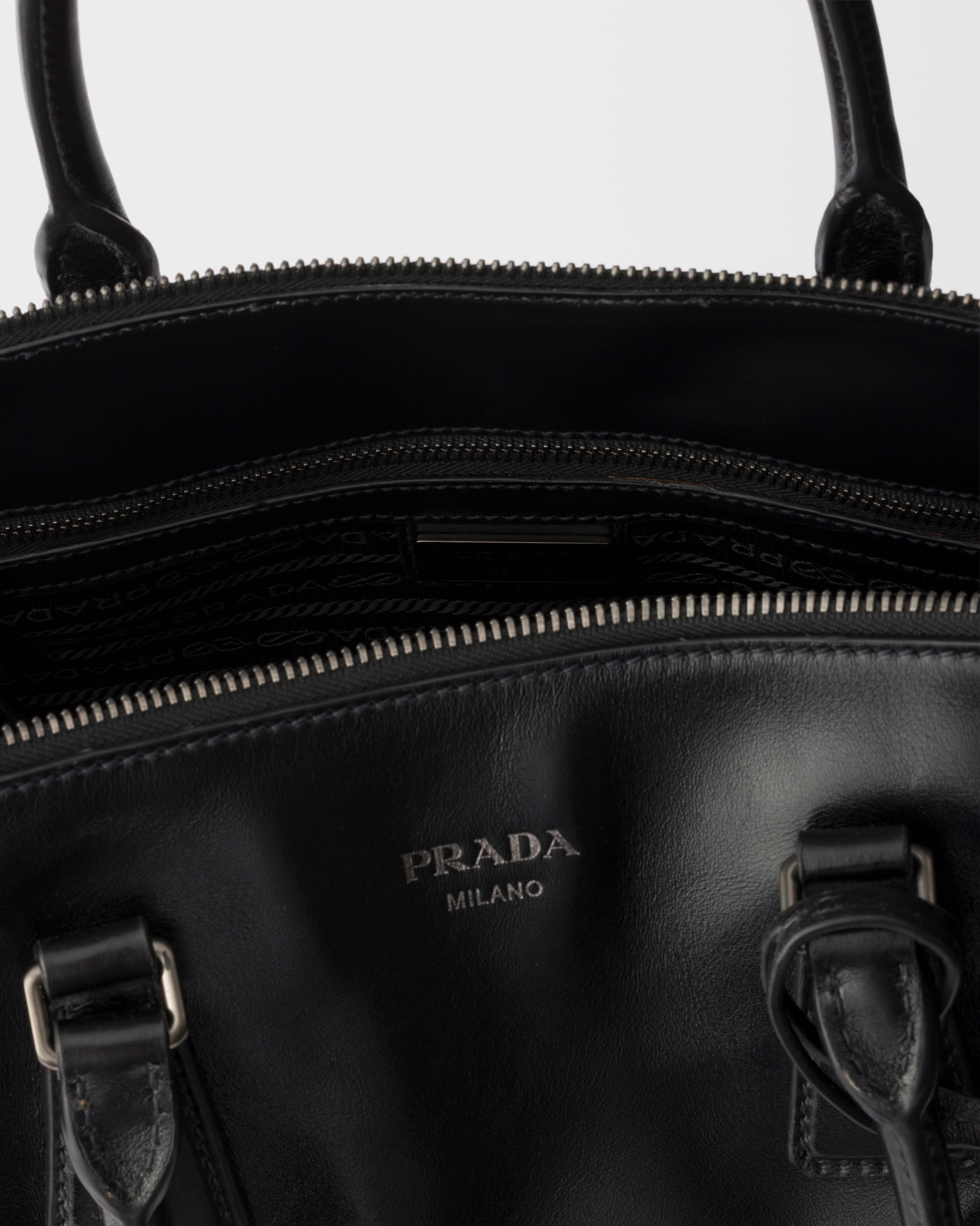 ブラック レザー トートバッグ | PRADA - 日本