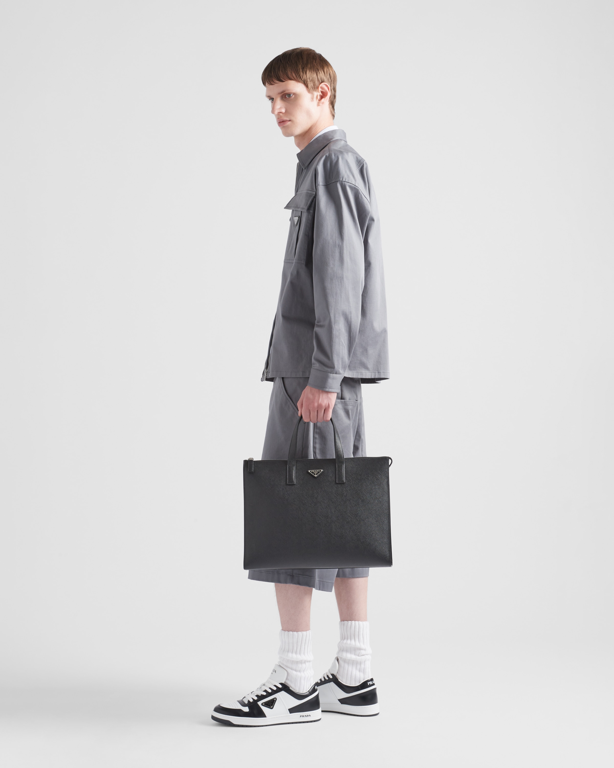 ブラック サフィアーノレザー トートバッグ | PRADA