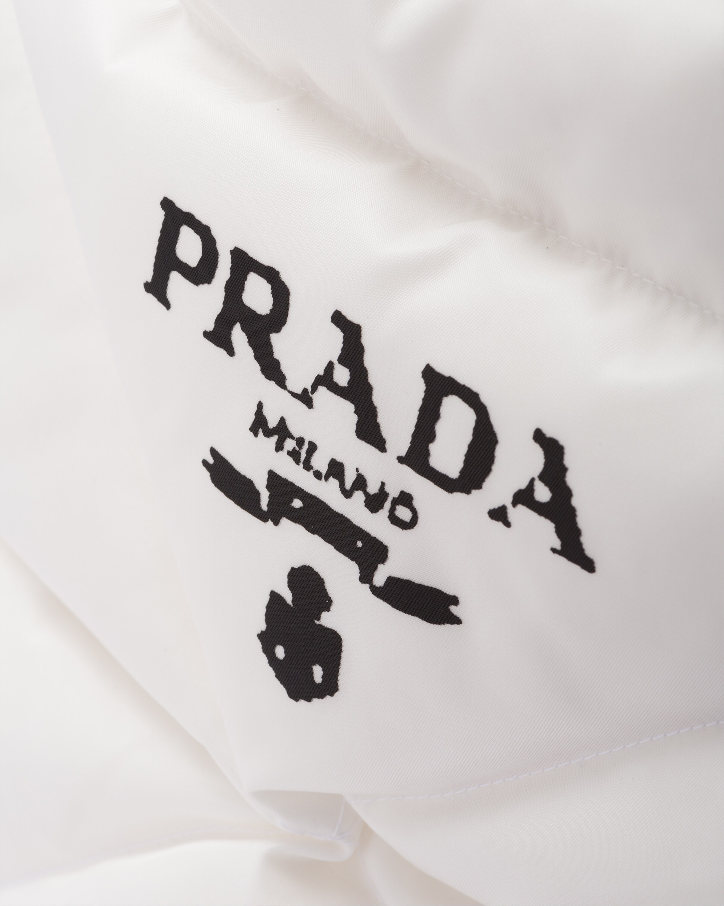 Prada حقيبة تسوق مبطنة من قماش Re\u002DNylon 6