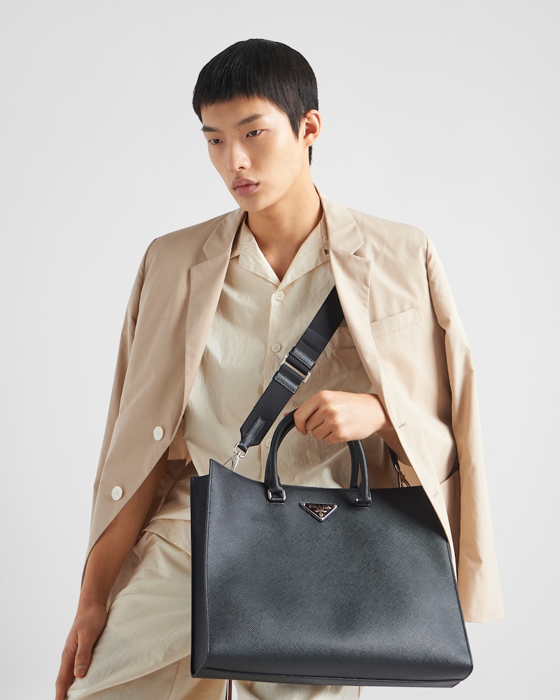 プラダ メンズ】ナイロン＆レザー トートバッグ｜PRADA