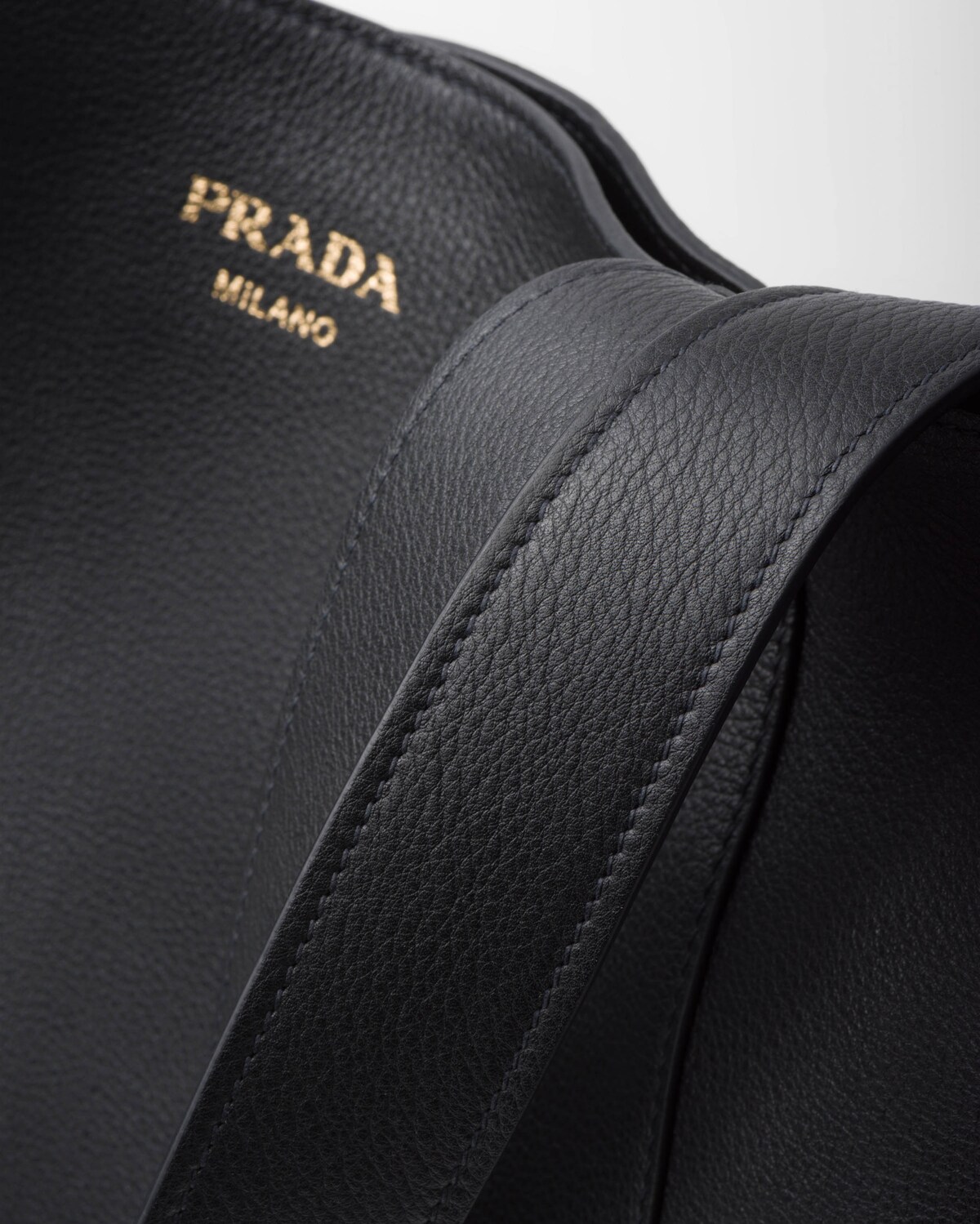 Prada Black Tote Bags Women
