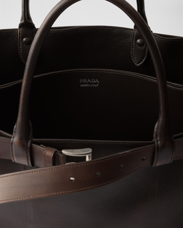 Prada Buckle Nappa皮革袢带手袋 Prada Buckle Nappa皮革袢带手袋