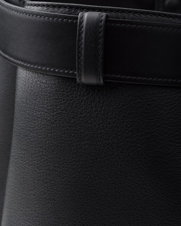 Prada Buckle皮革袢带手袋 Prada Buckle皮革袢带手袋