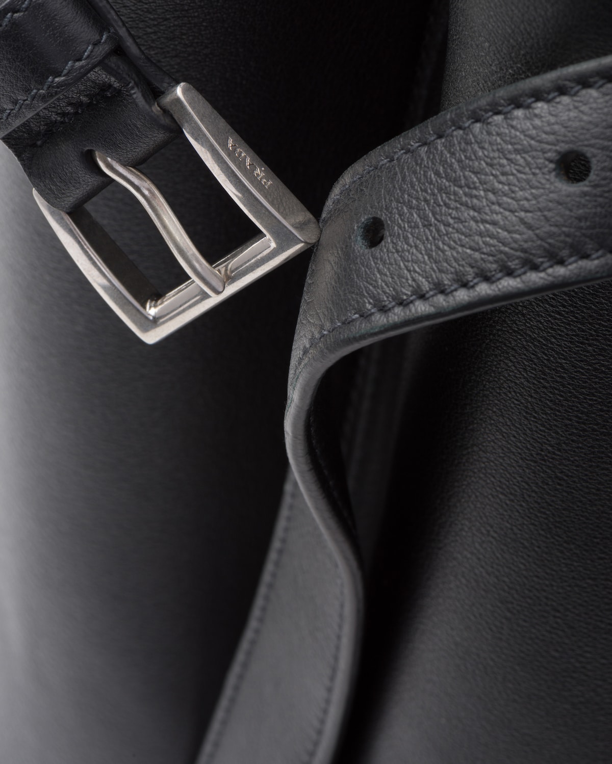 PRADA 25S BUCKLE MEDIUM HANDBAG 28 IN BLACK CALFSKIN GOLD HARDWRE