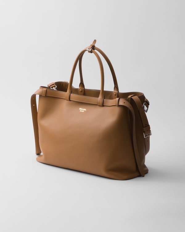 더블 벨트가 달린 프라다 버클 가죽 핸드백 더블 벨트가 달린 프라다 버클 가죽 핸드백