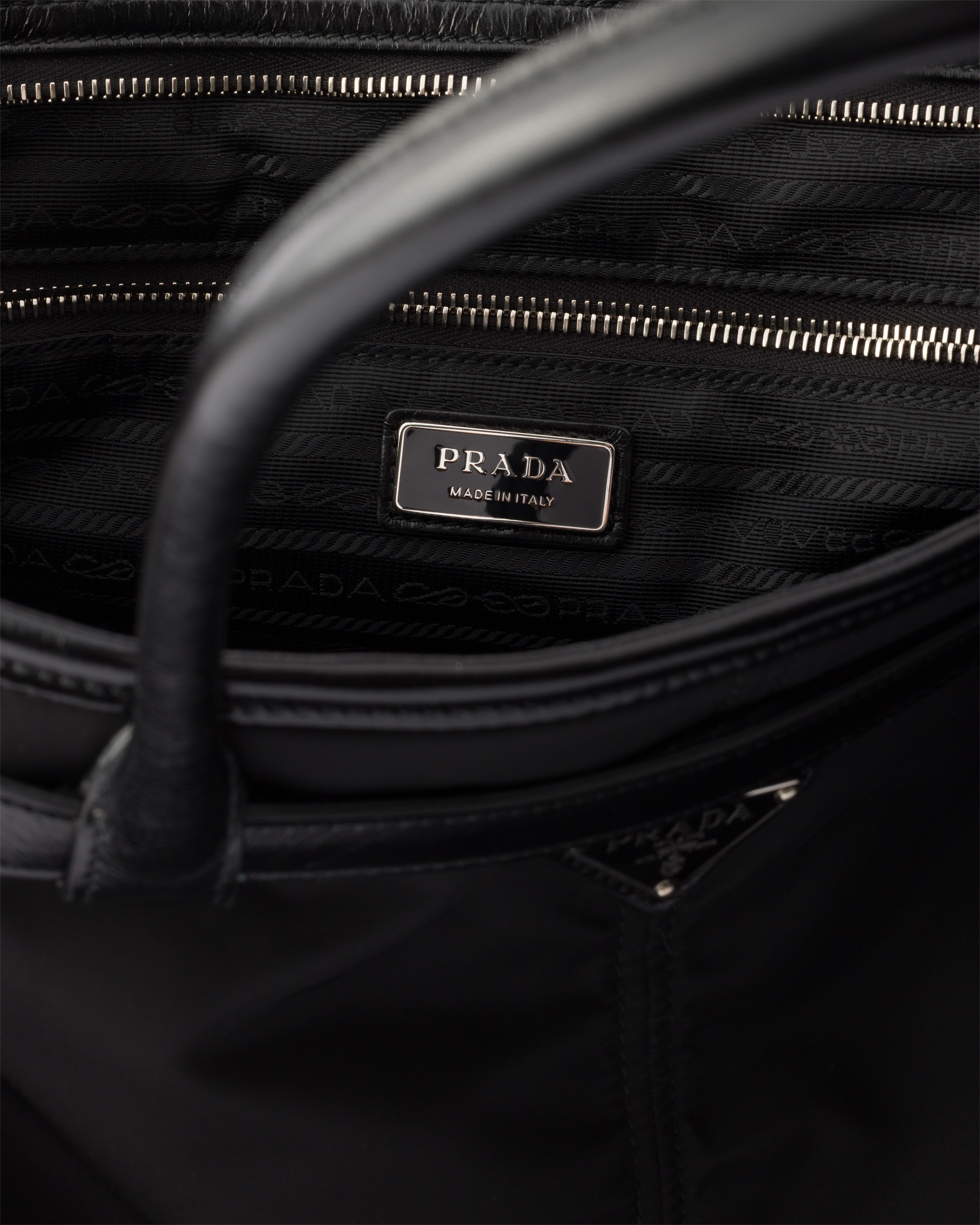 ブラック プラダ ボニー Re-nylon Xレザー トートバッグ | PRADA - 日本