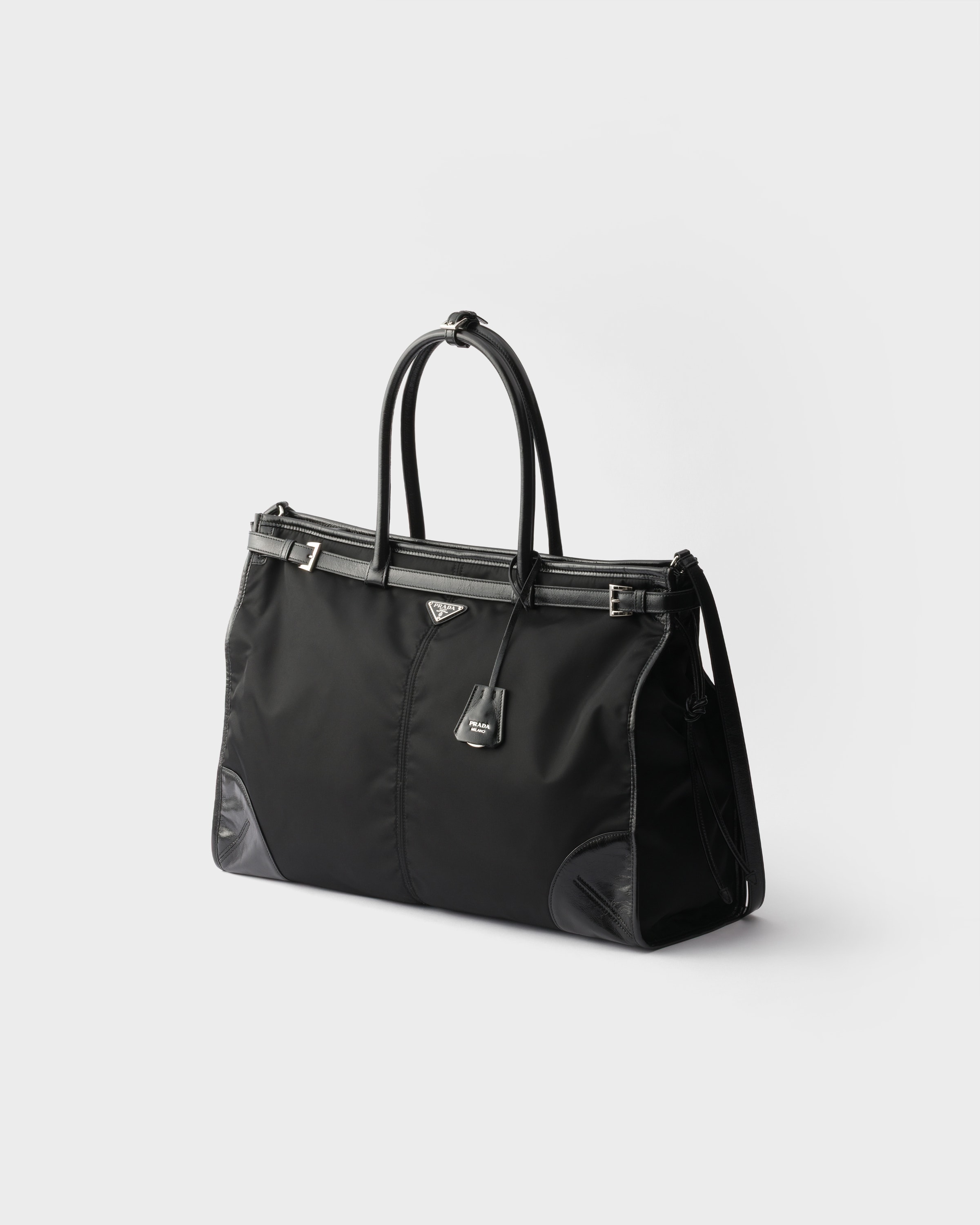 ブラック プラダ ボニー Re-nylon Xレザー トートバッグ | PRADA - 日本