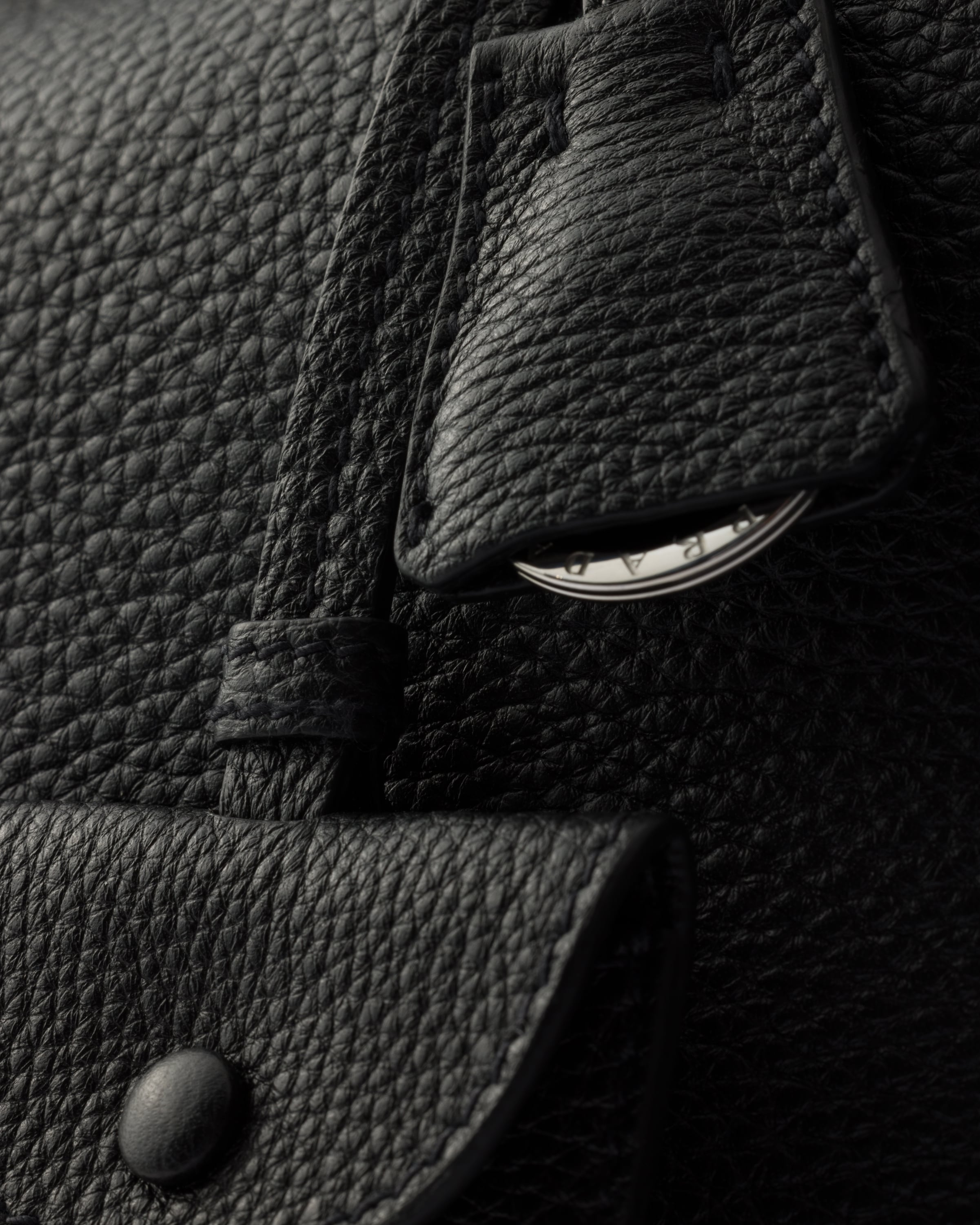 PRADA 黒 レザー ビジネスバッグ PRADA - PRADA(プラダ) ビジネスバッグ - 黒 本体ロックなし