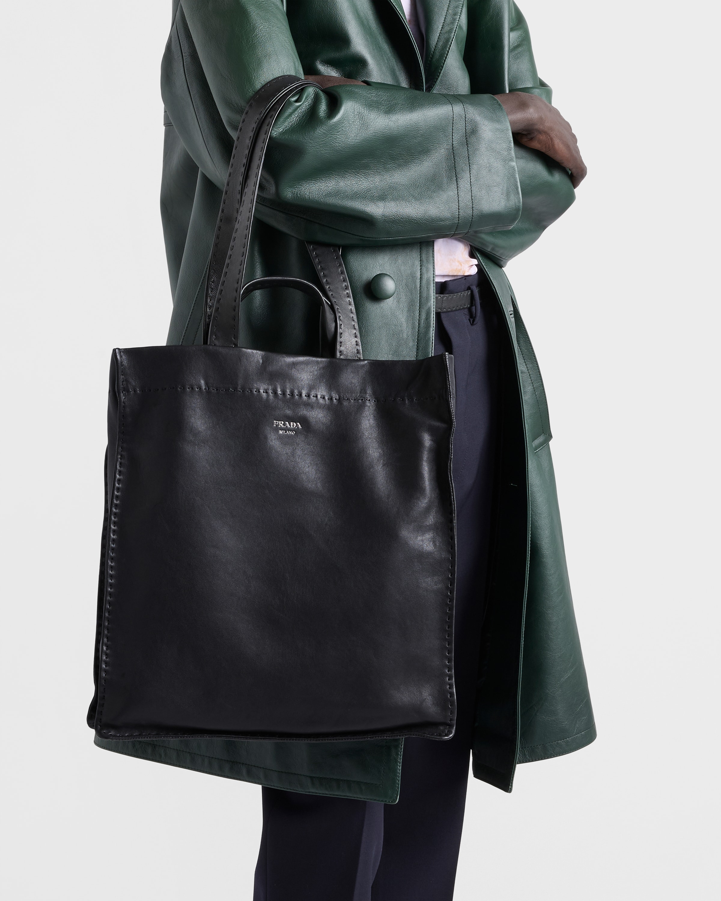 ブラック ナッパレザー トートバッグ | PRADA - 日本
