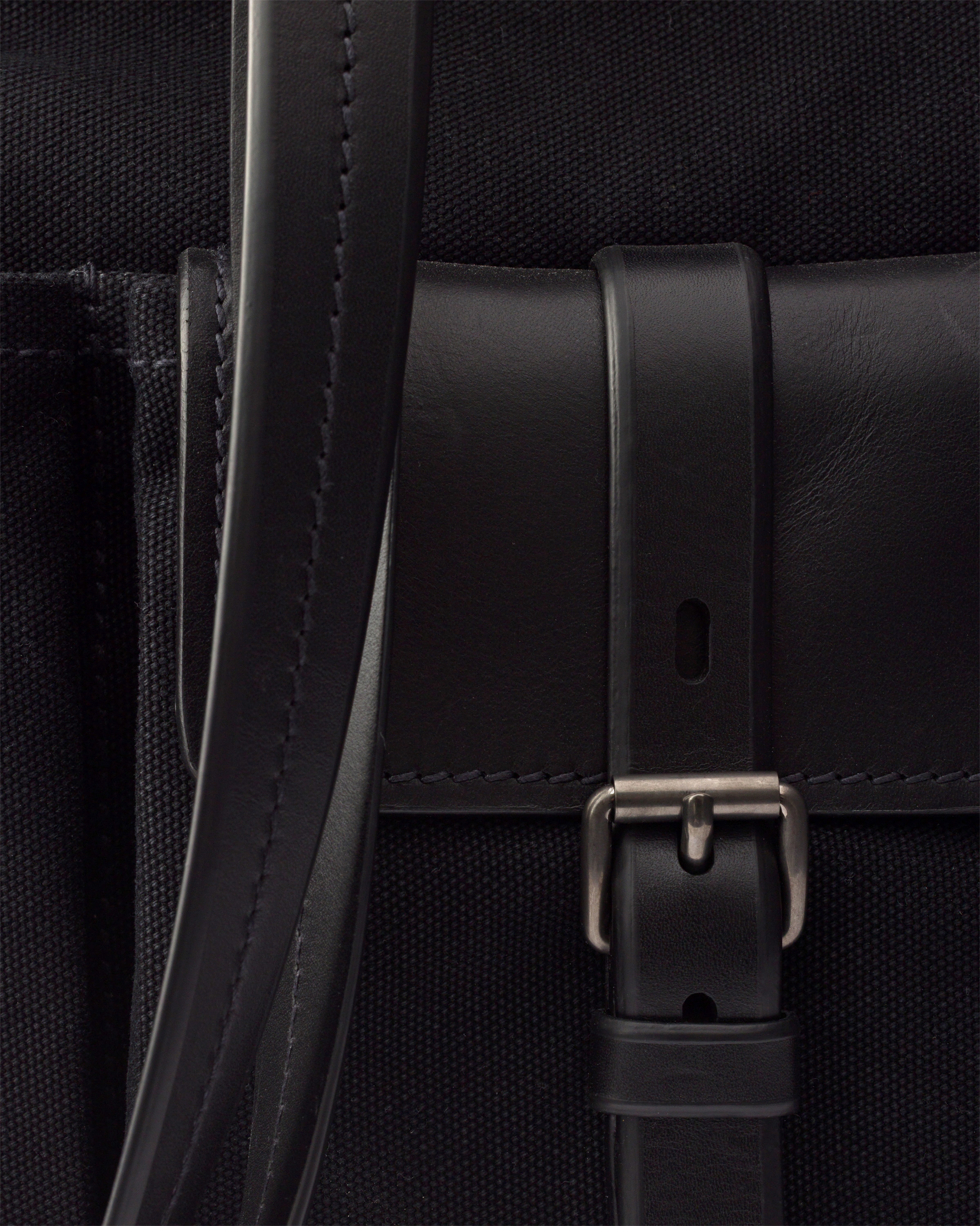ブラック プラダ ルート キャンバス レザー トートバッグ | PRADA - 日本