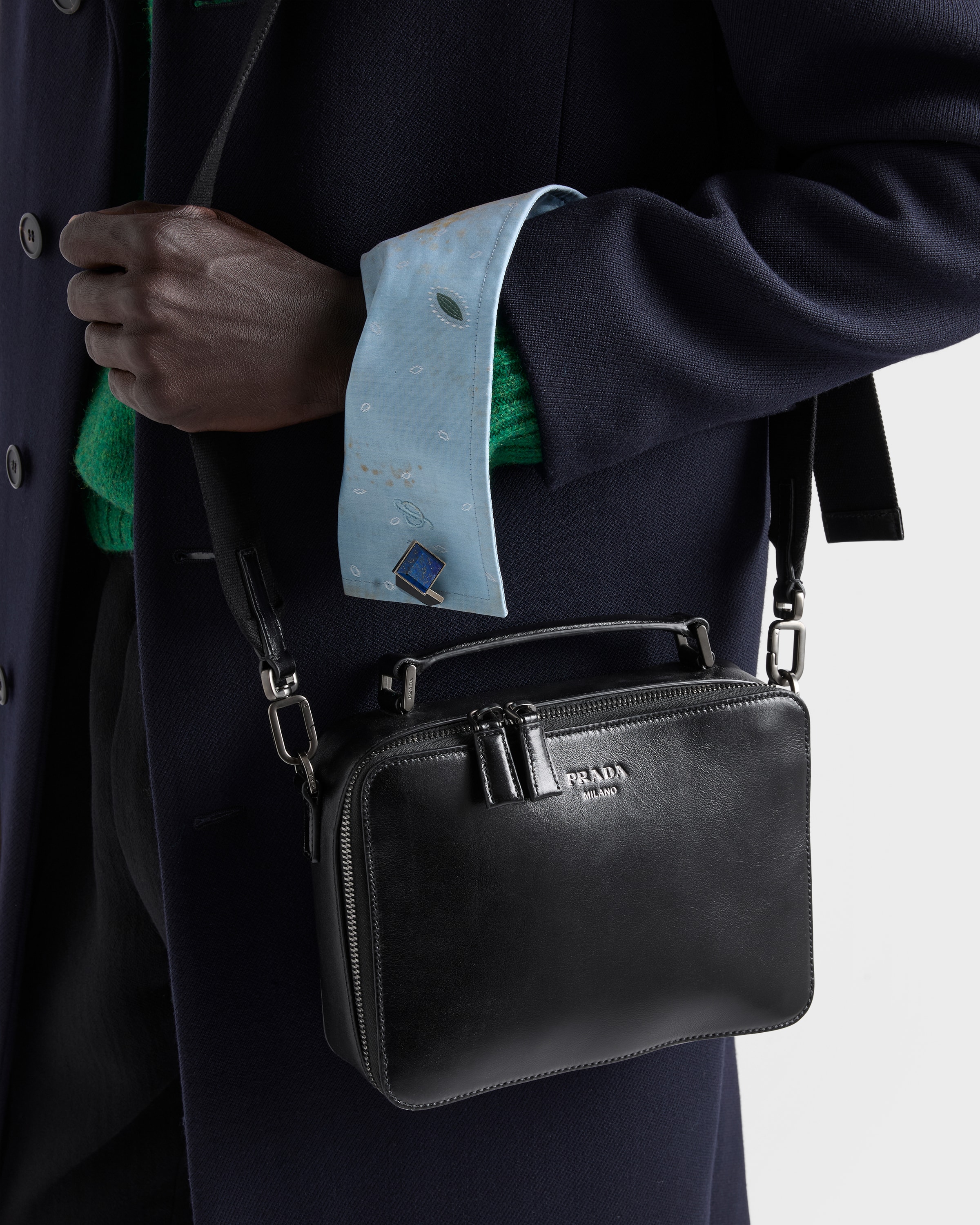 ブラック プラダ ブリック レザー バッグ | PRADA - 日本