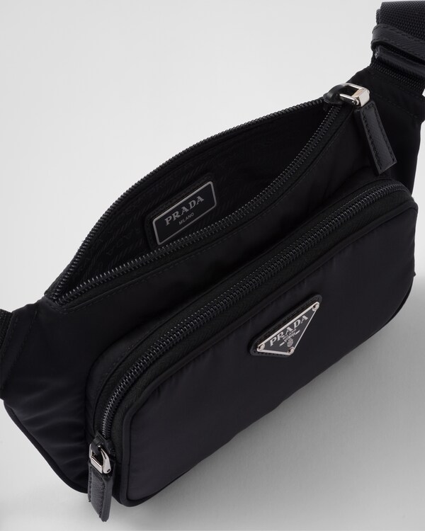 حقيبة كتف من قماش نايلون معاد تدويره وجلد سافيانو حقيبة كتف من قماش نايلون معاد تدويره وجلد سافيانو