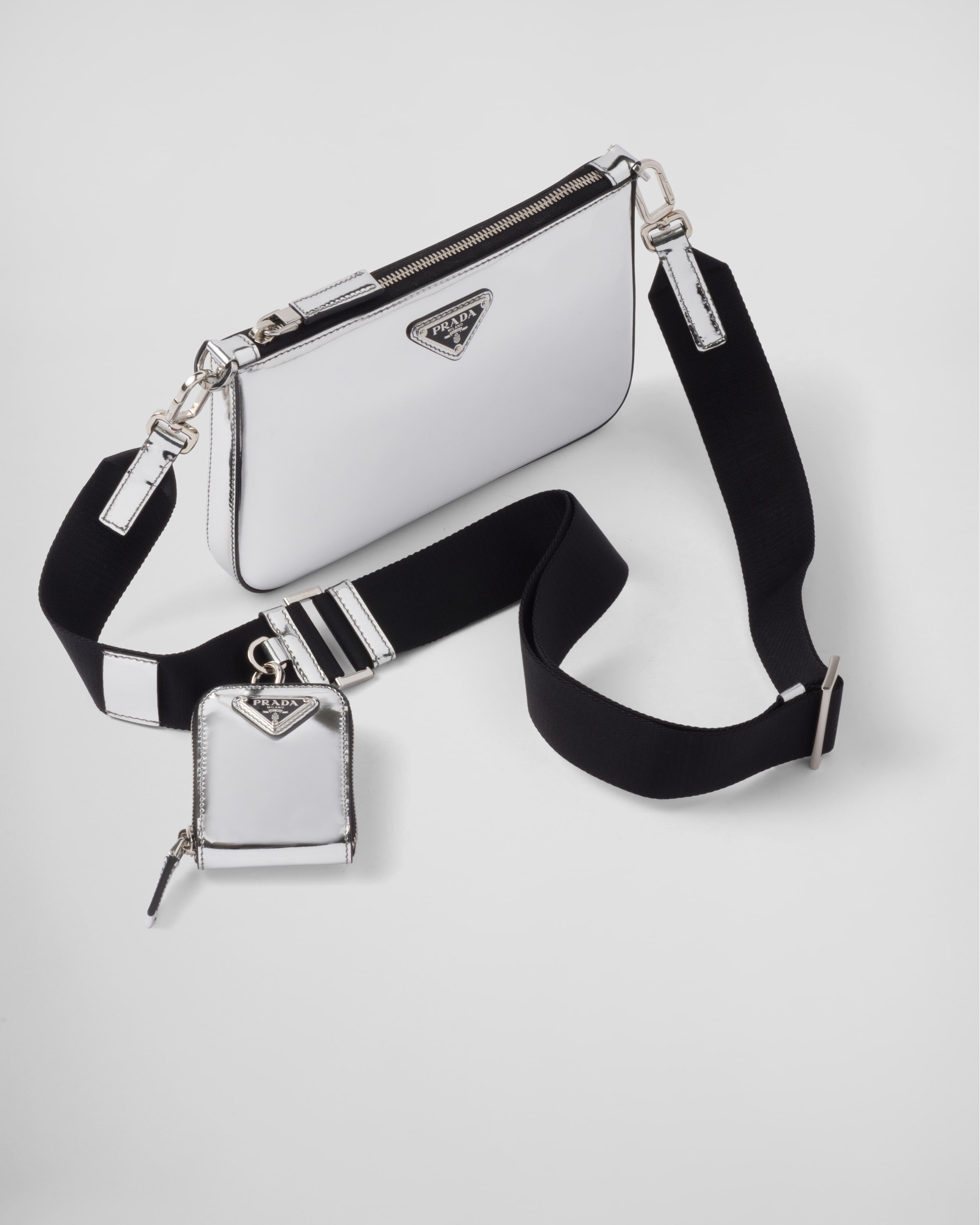 Prada حقيبة كتف من الجلد المصقول 3