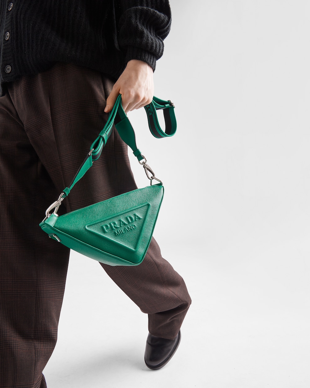 グリーン プラダ トライアングル サフィアーノレザーバッグ | Prada