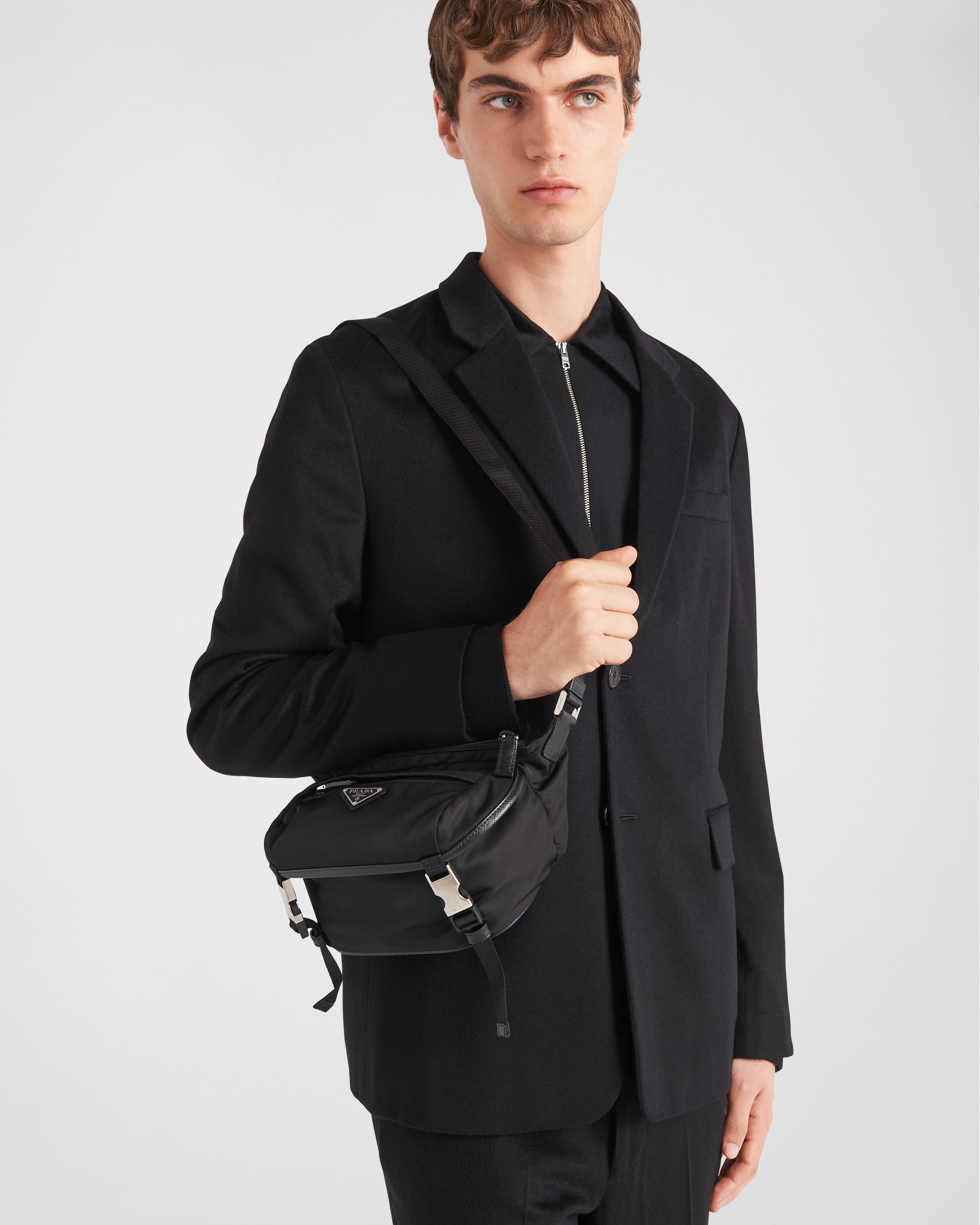 ブラック Re-Nylon xサフィアーノレザー ショルダーバッグ | PRADA